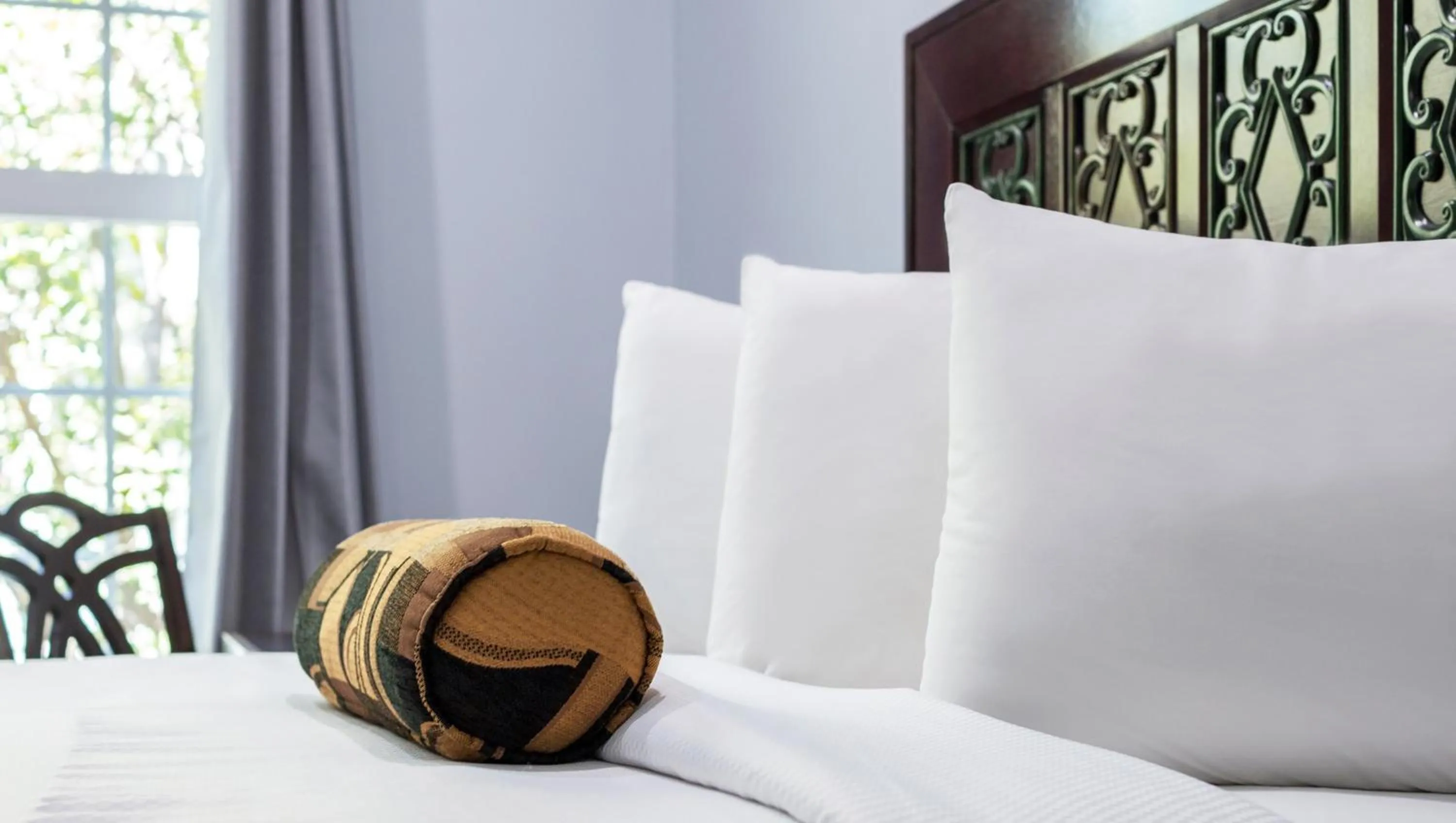 Photo of the whole room, Bed in Greenleaf Hotel Long Beach Convention Center