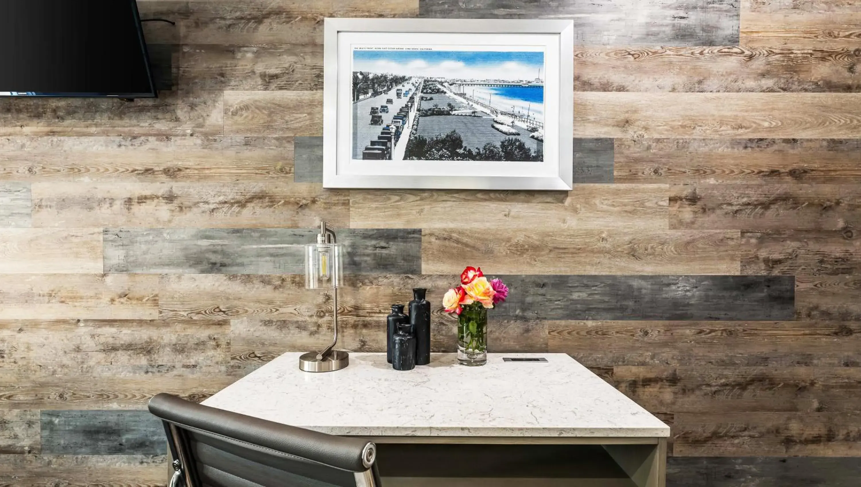 Bedroom in Greenleaf Hotel Long Beach Convention Center Bedroom in Greenleaf Hotel Long Beach Convention Center
