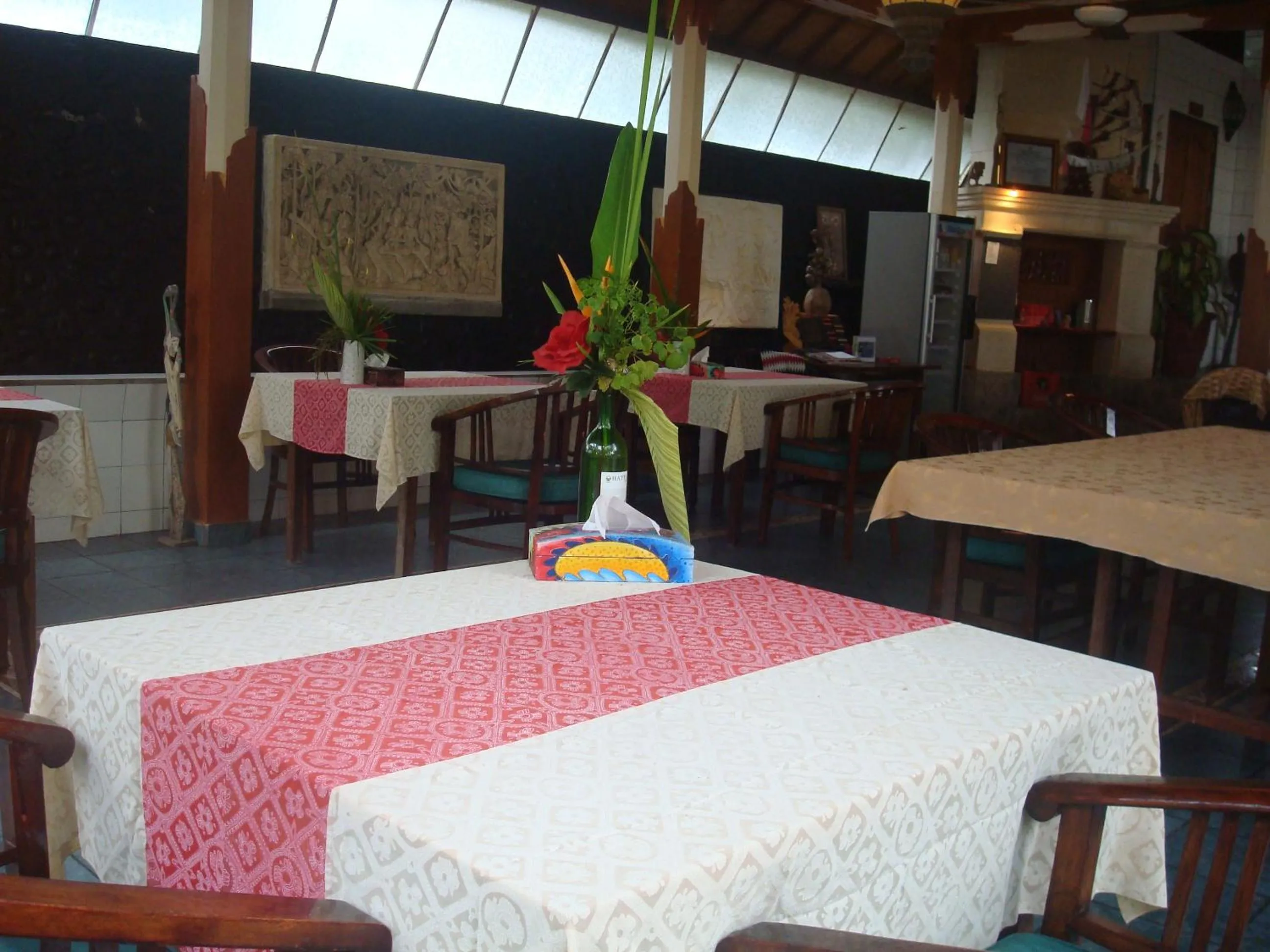Restaurant/places to eat in Villa Arjuna