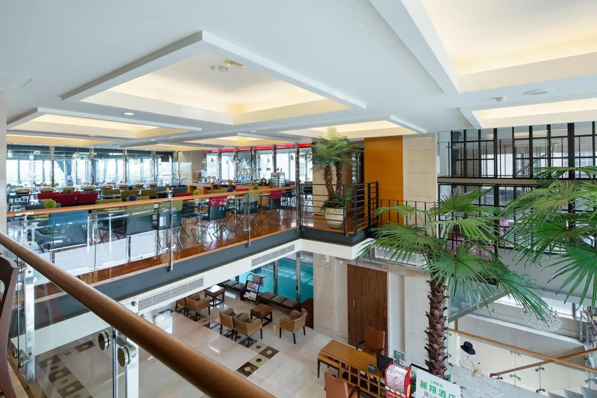 Restaurant/places to eat in Hotel Les Champs Restaurant/places to eat in Hotel Les Champs