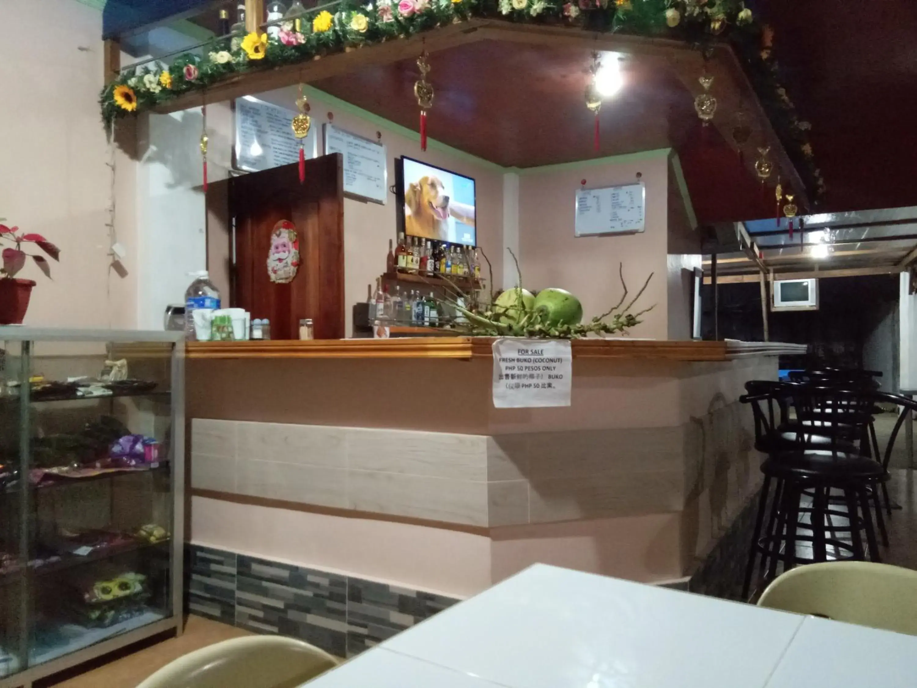 Lounge or bar in Alona KatChaJo Inn Lounge or bar in Alona KatChaJo Inn