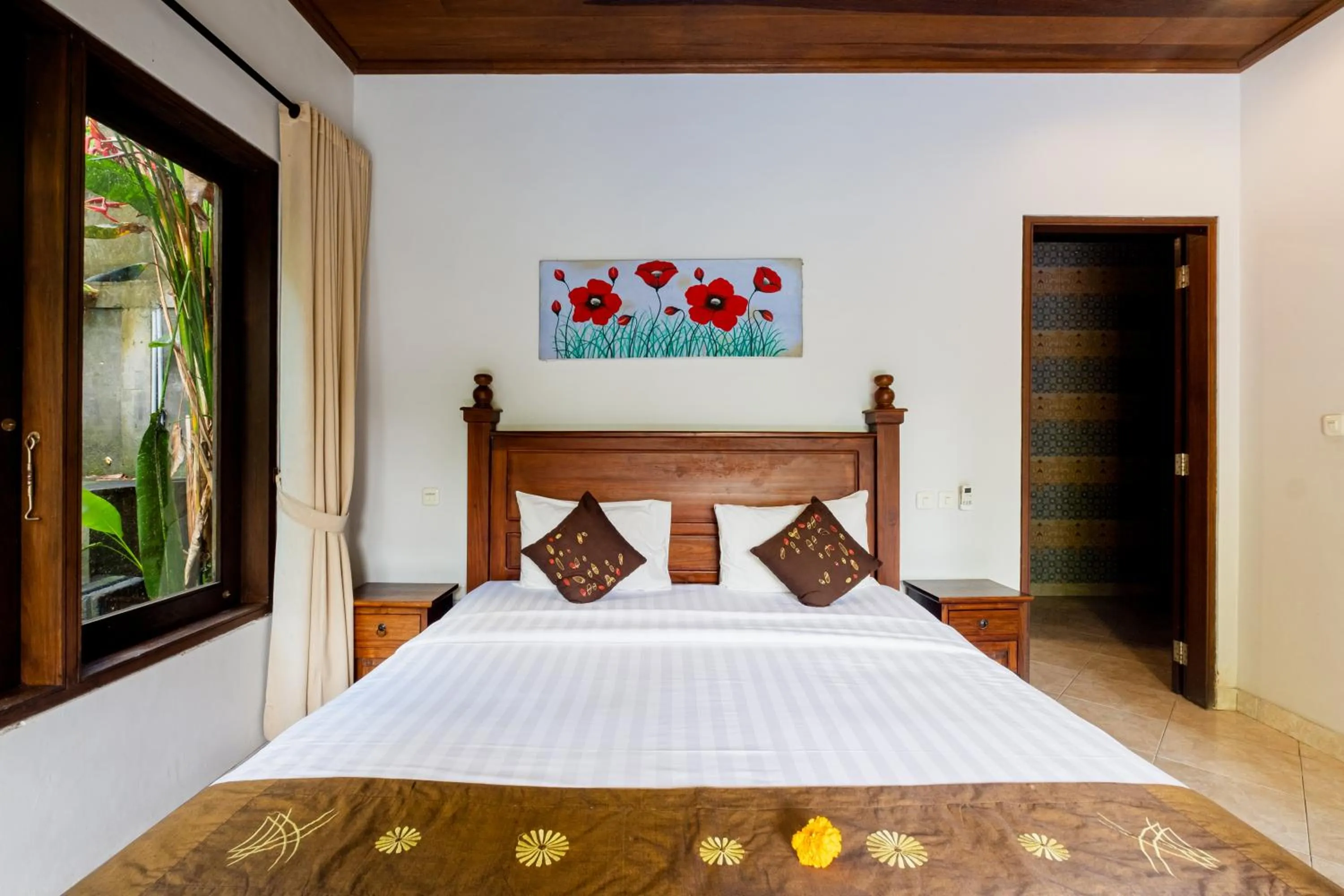 Bed in Pukakoo Villas and Suite by Supala