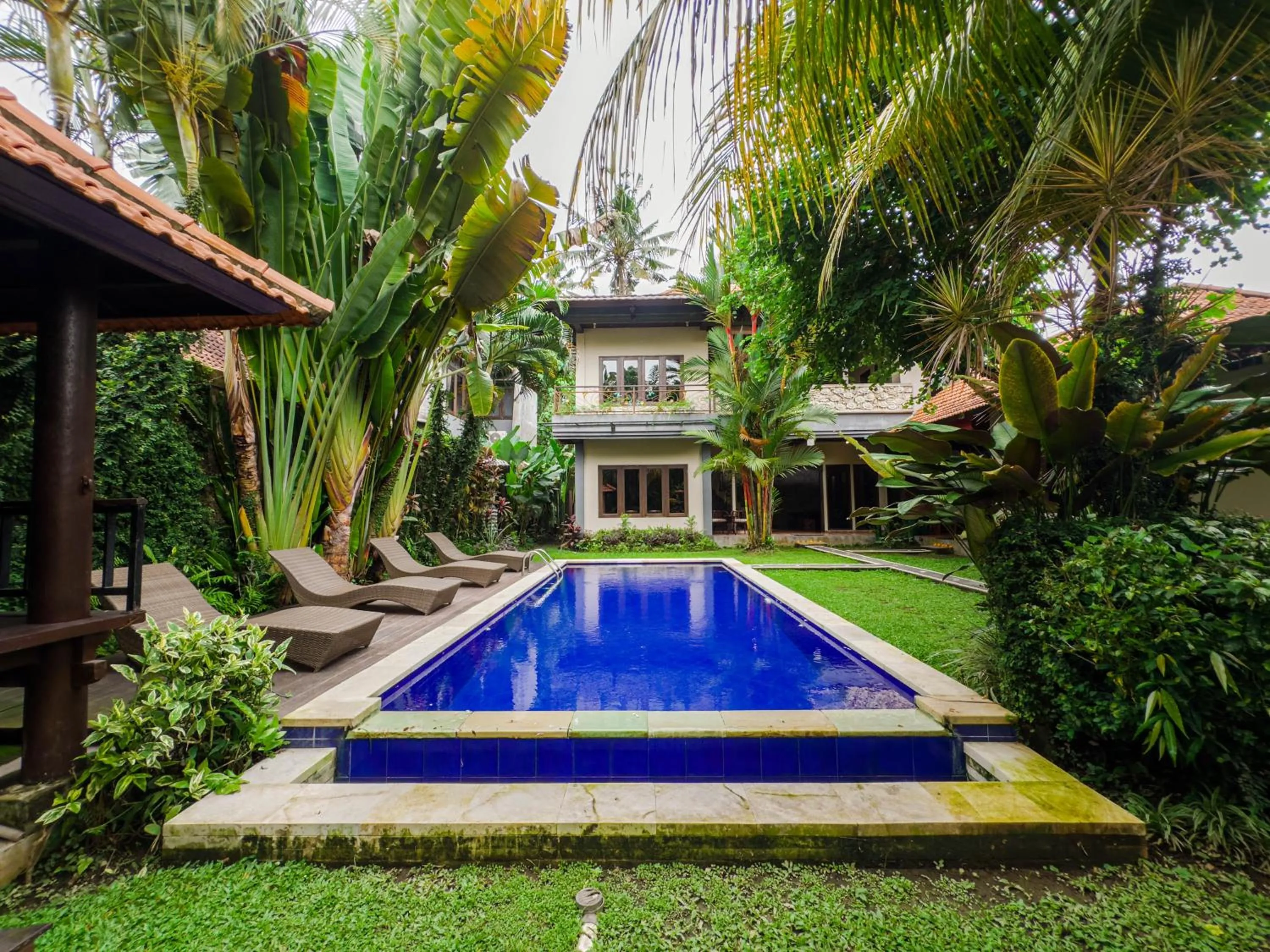 Swimming pool in Pukakoo Villas and Suite by Supala