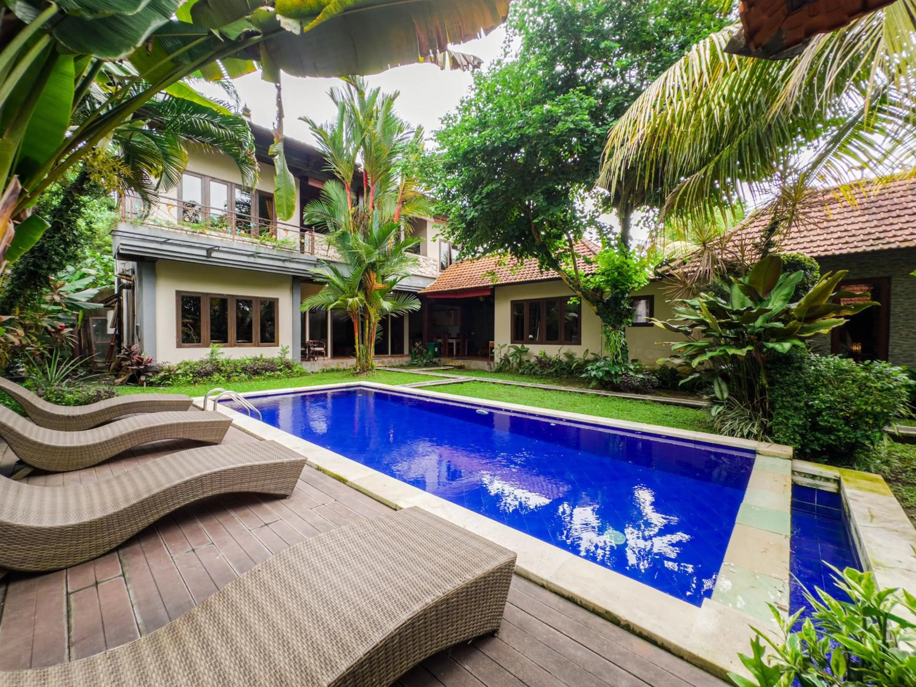 Swimming pool in Pukakoo Villas and Suite by Supala