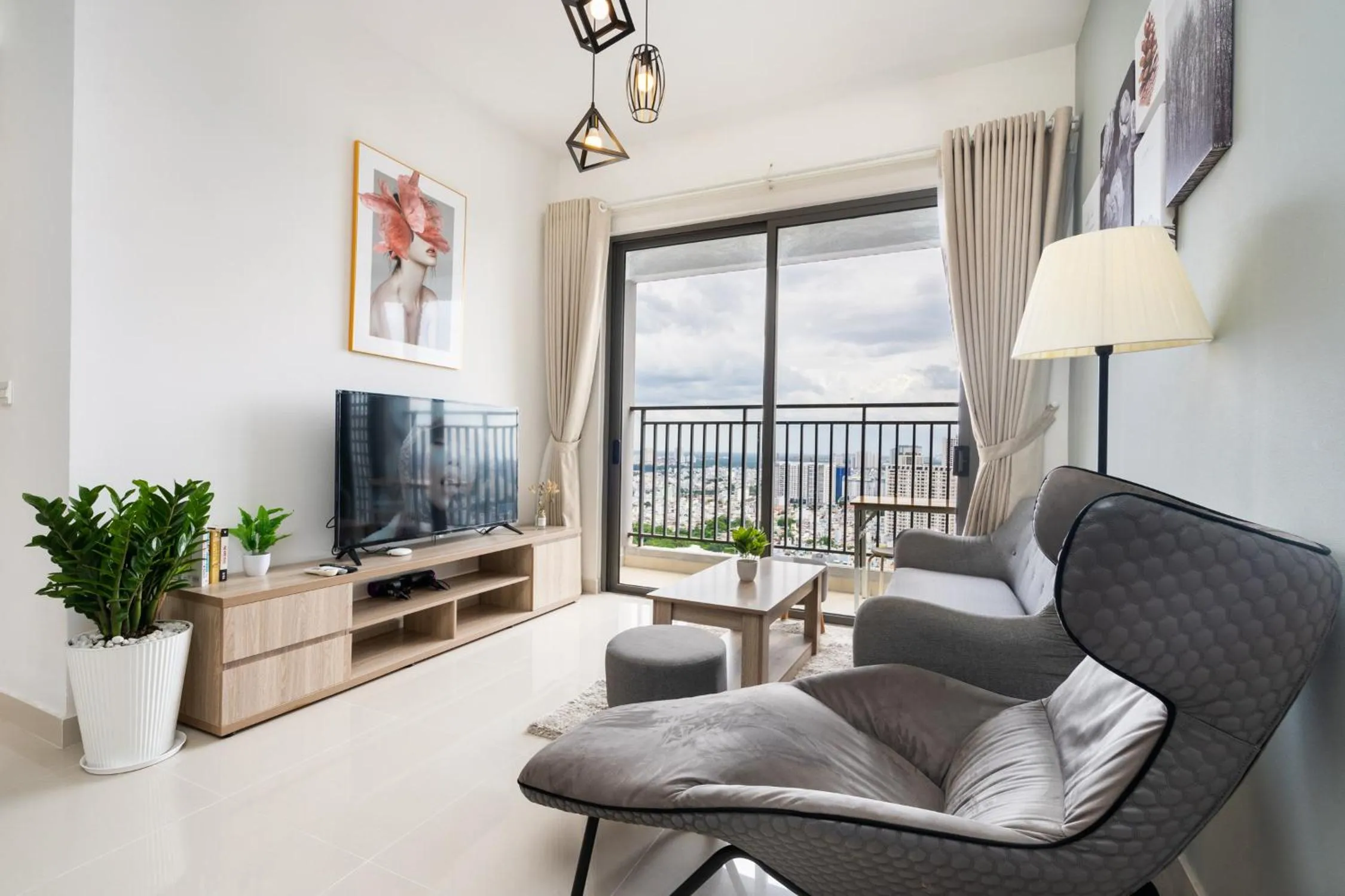 Infinity Pool Signature - Saigon Rivergate