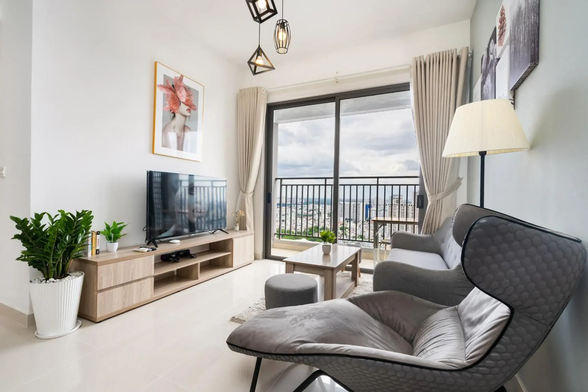 Infinity Pool Signature - Saigon Rivergate Infinity Pool Signature - Saigon Rivergate