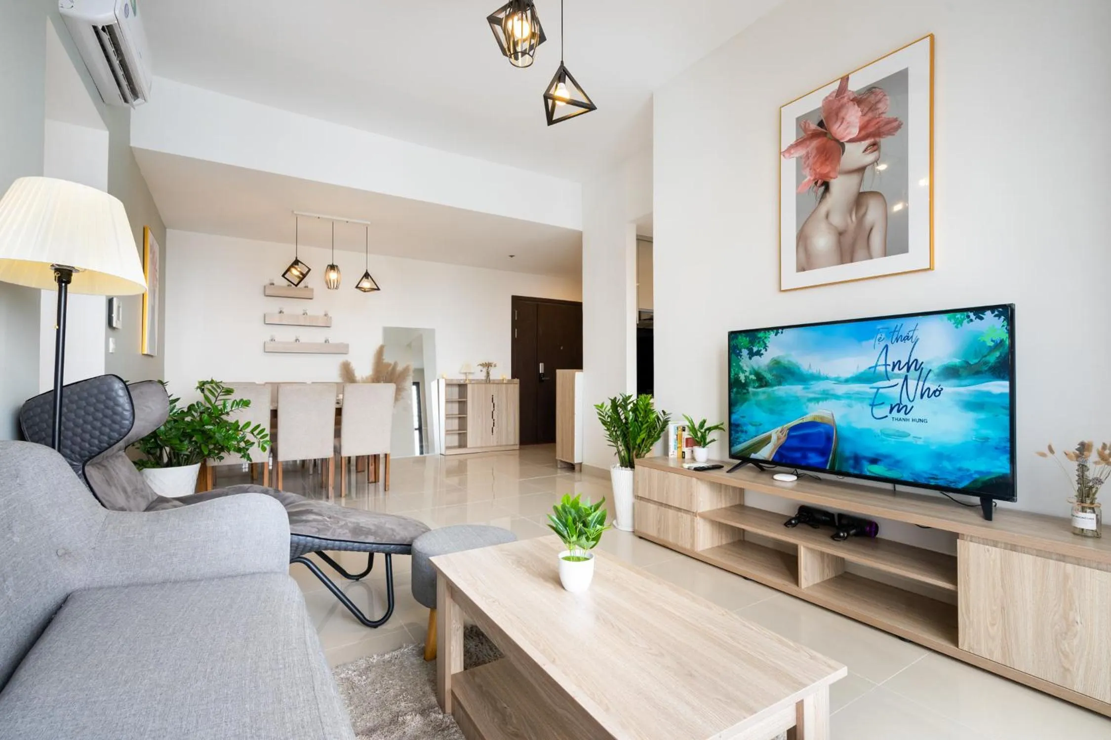 Infinity Pool Signature - Saigon Rivergate