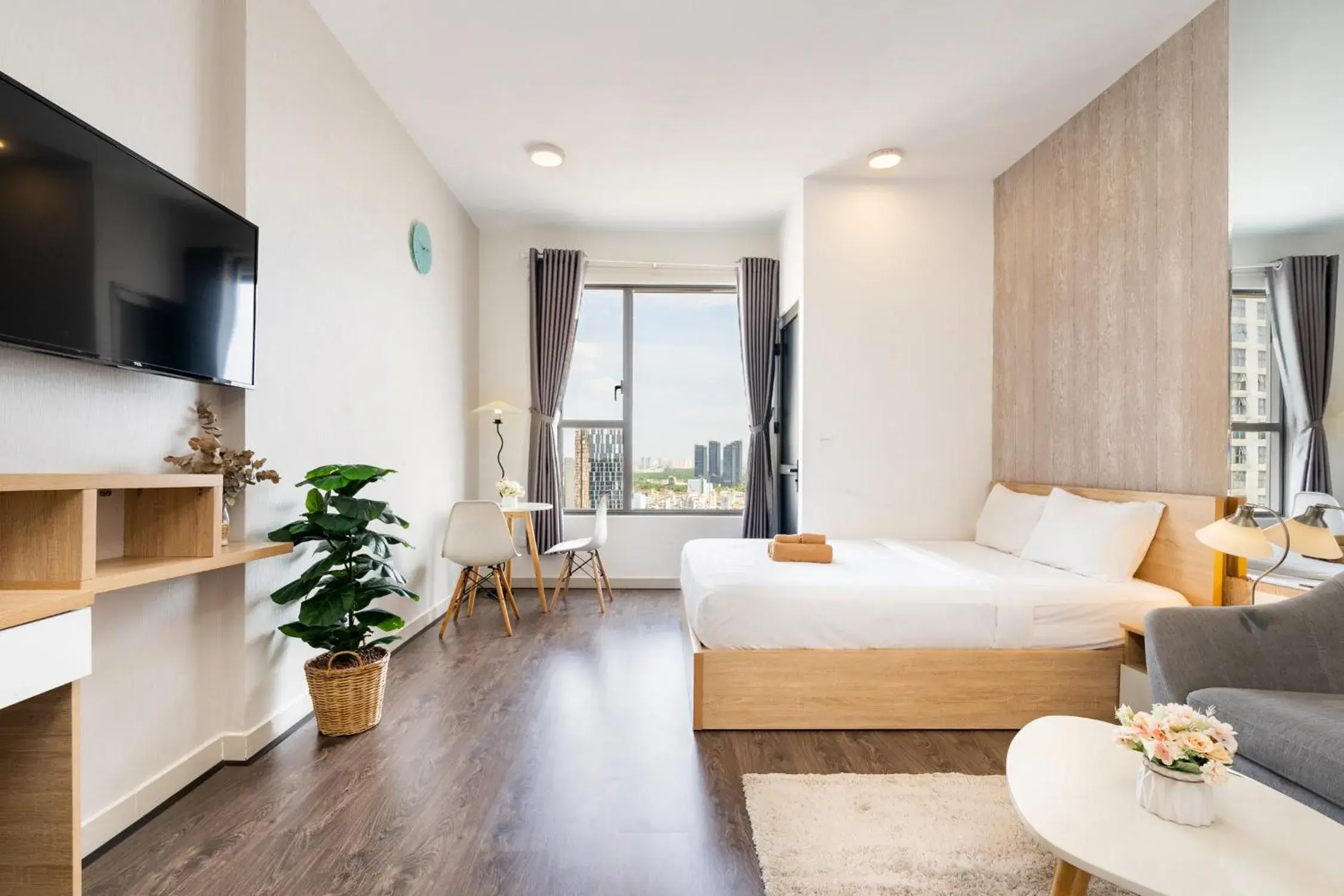 Bed in Infinity Pool Signature - Saigon Rivergate Bed in Infinity Pool Signature - Saigon Rivergate