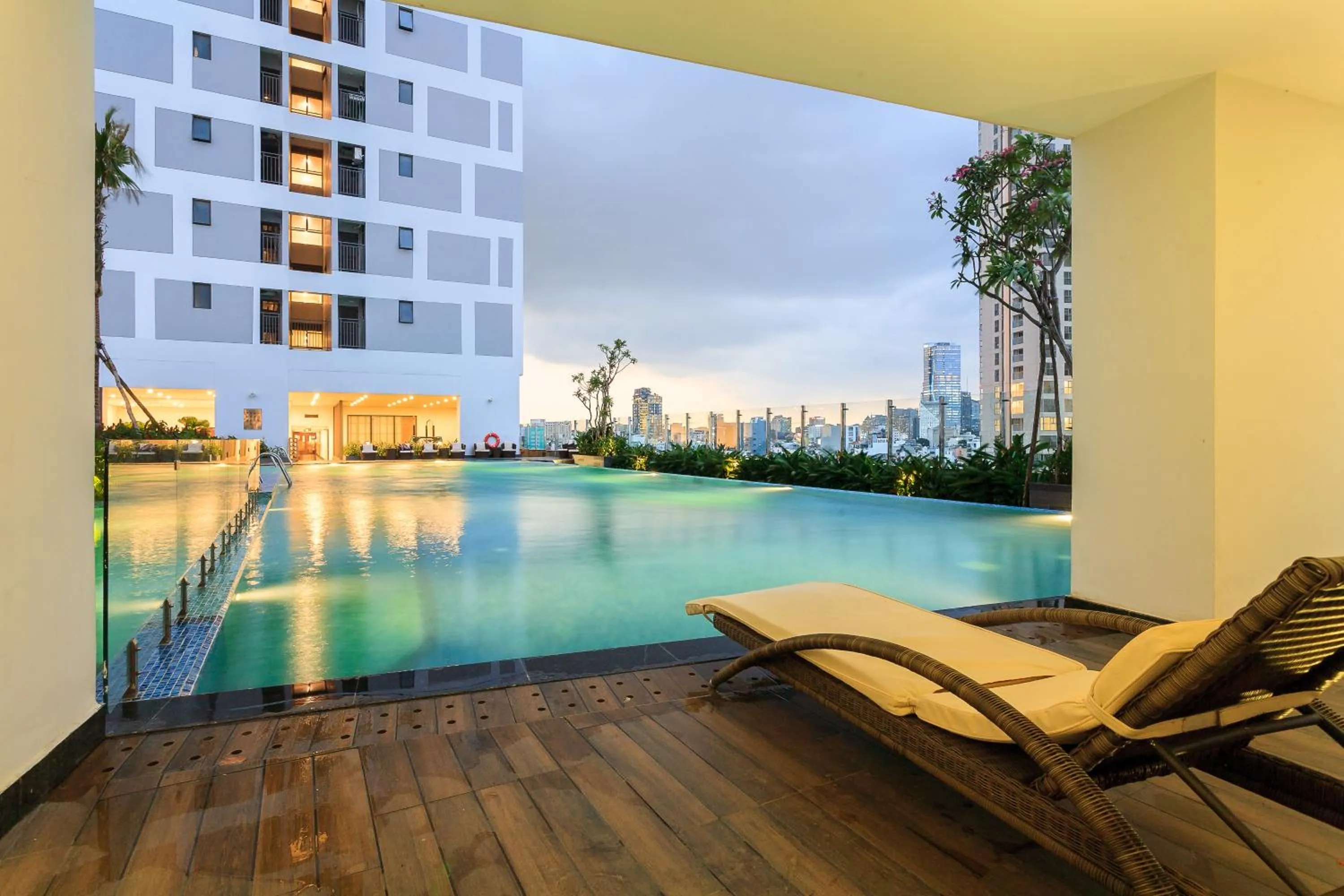 Swimming pool in Infinity Pool Signature - Saigon Rivergate