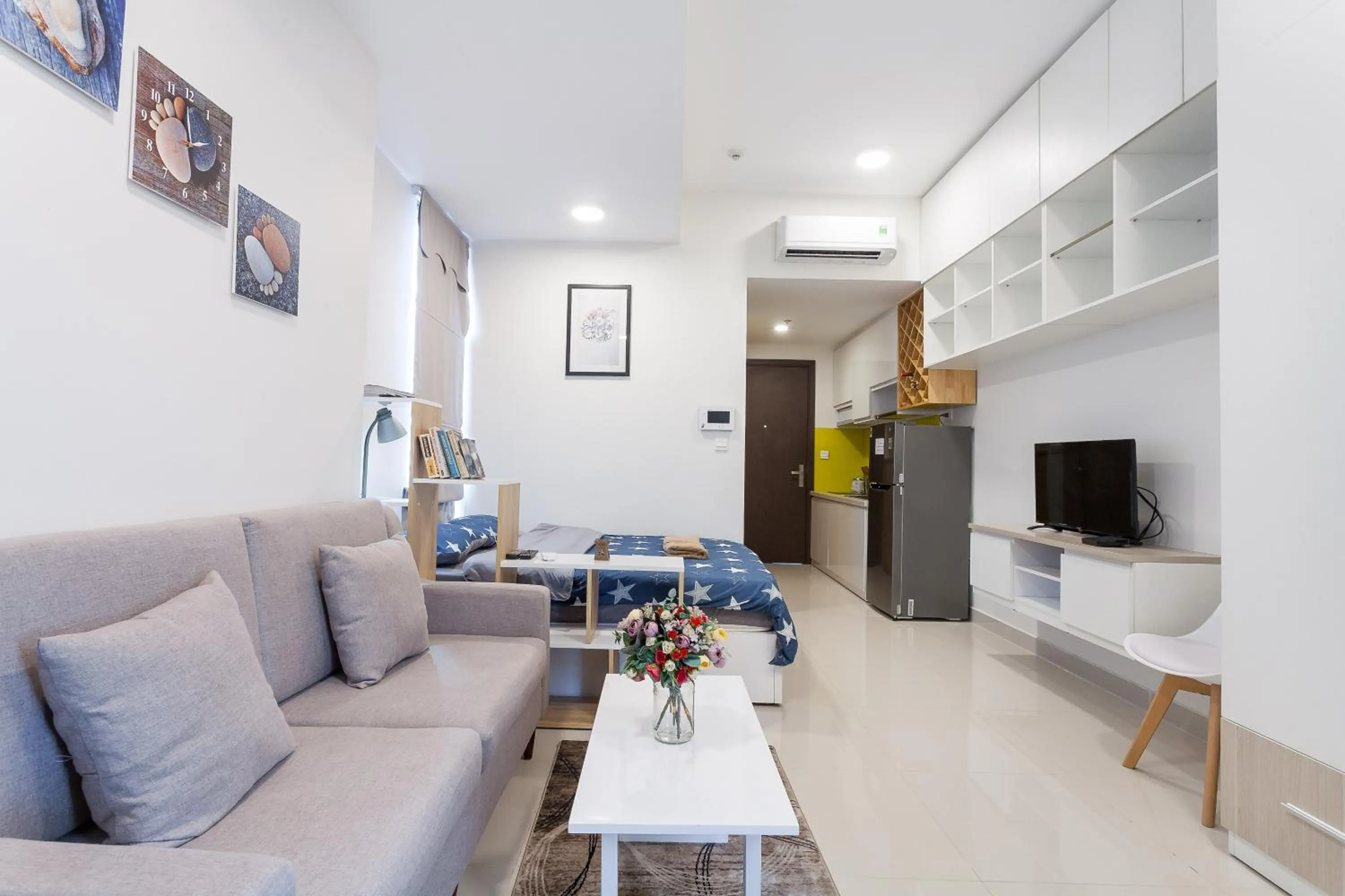 TV and multimedia in Infinity Pool Signature - Saigon Rivergate