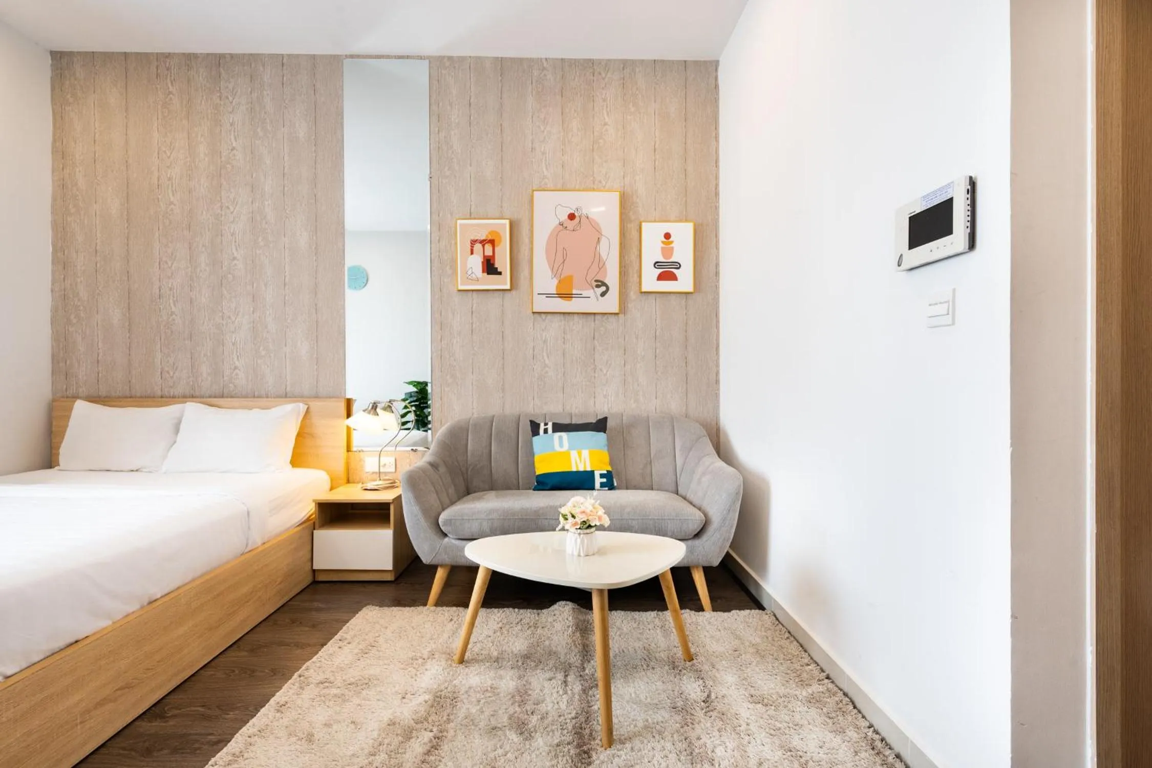 Bed in Infinity Pool Signature - Saigon Rivergate