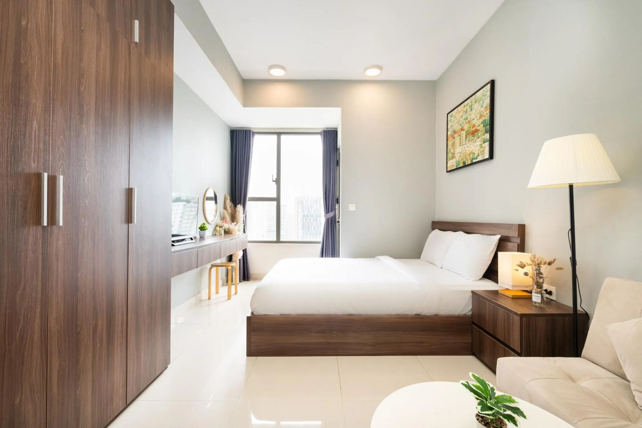 Bed in Infinity Pool Signature - Saigon Rivergate