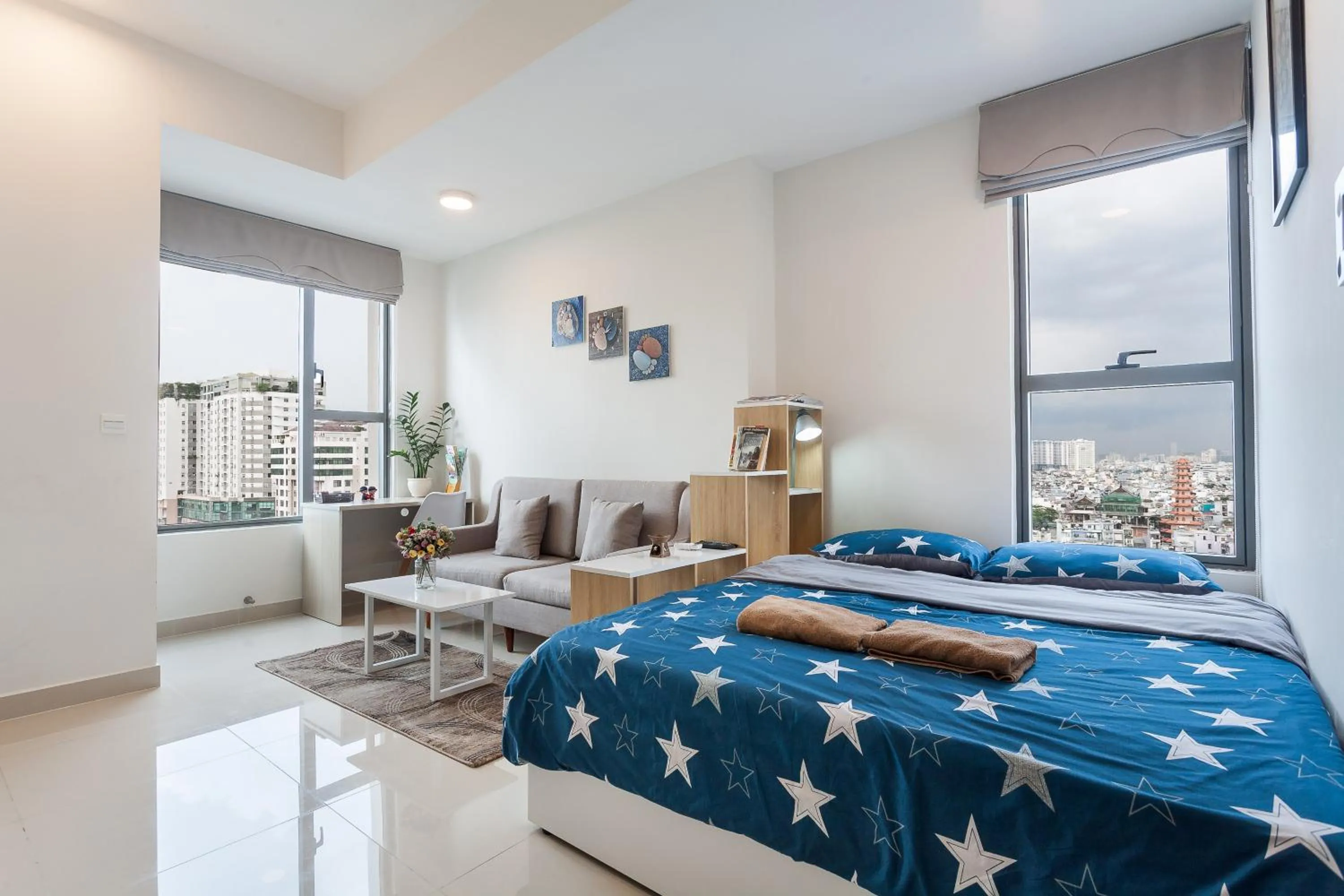 Bedroom, Bed in Infinity Pool Signature - Saigon Rivergate