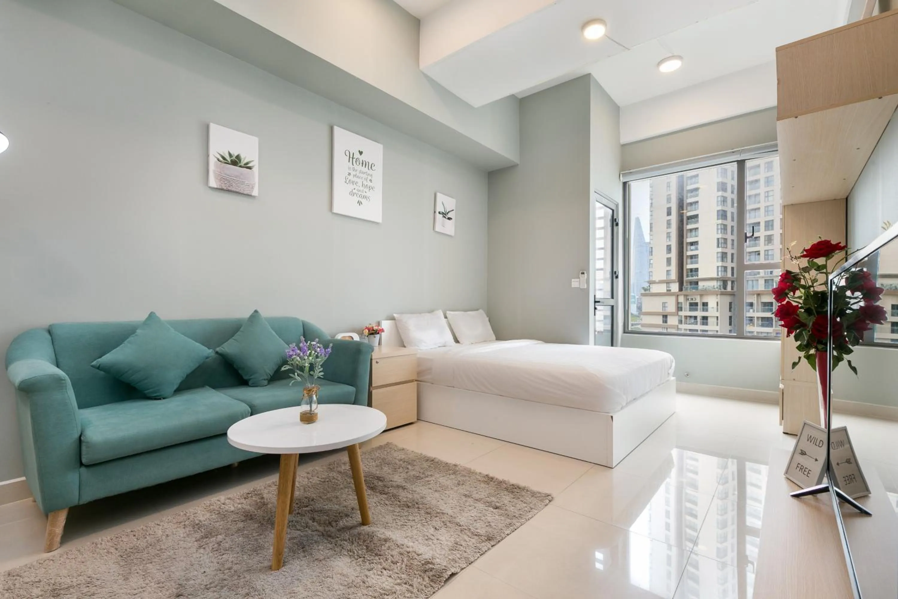 Infinity Pool Signature - Saigon Rivergate