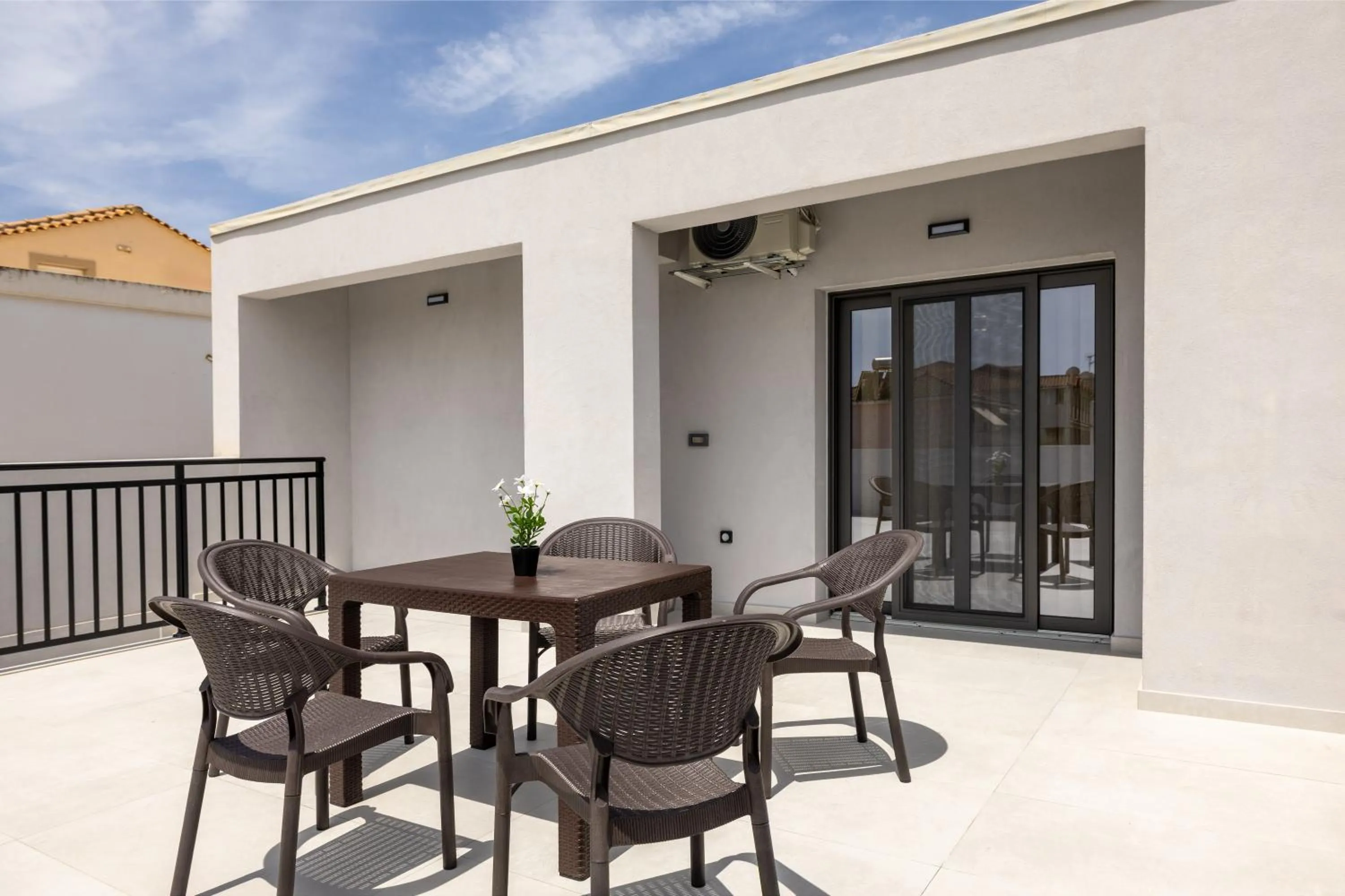 Valianos Studios - Apartments