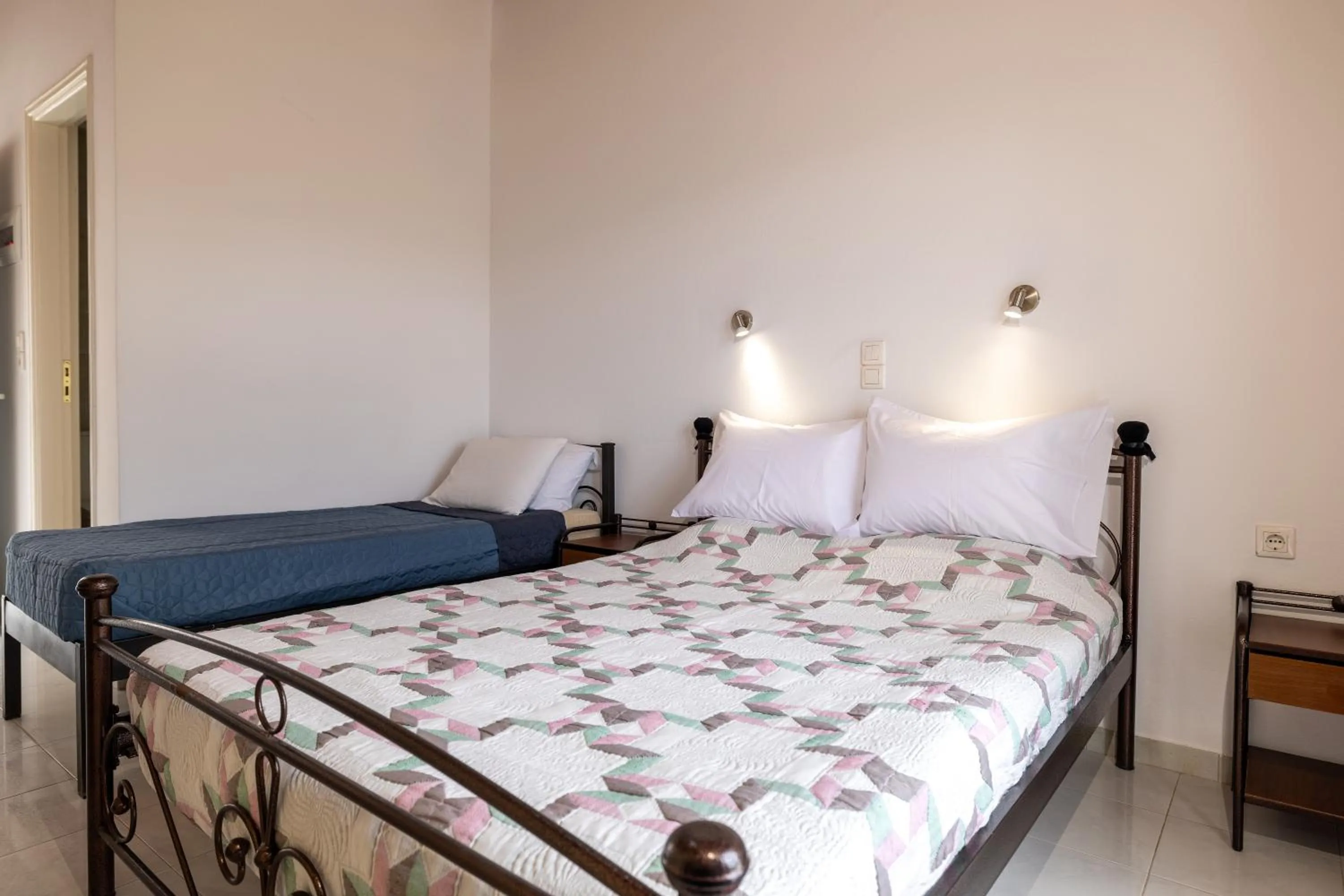 Bed in Valianos Studios - Apartments