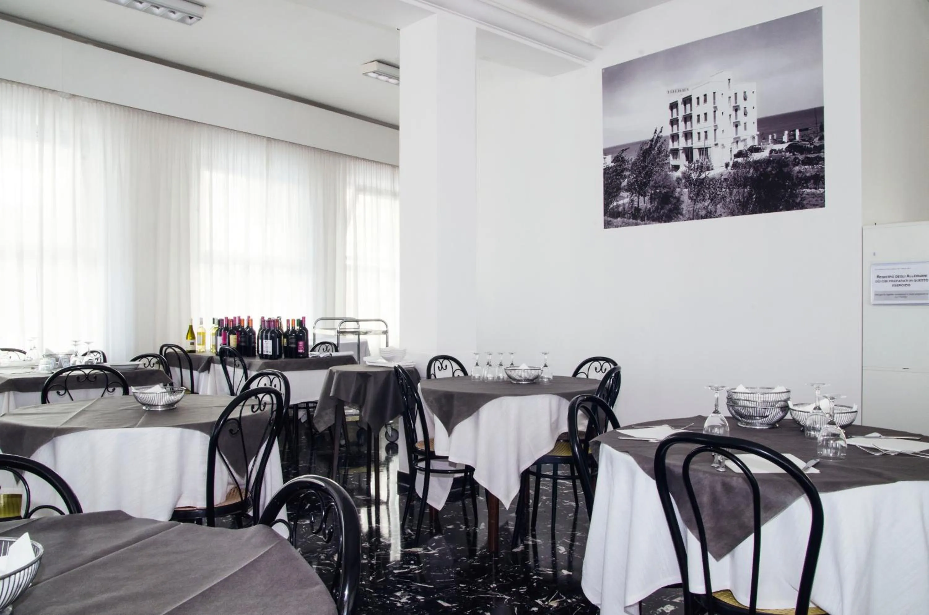 Dining area in Hotel Promenade