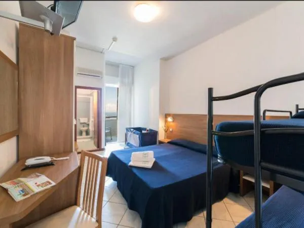 Bedroom, Bed in Hotel Promenade