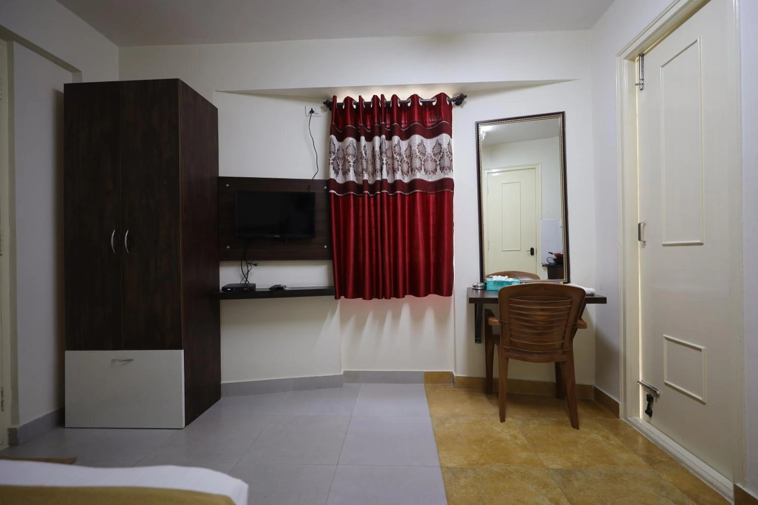 Photo of the whole room, Bed in Stayhome Classic