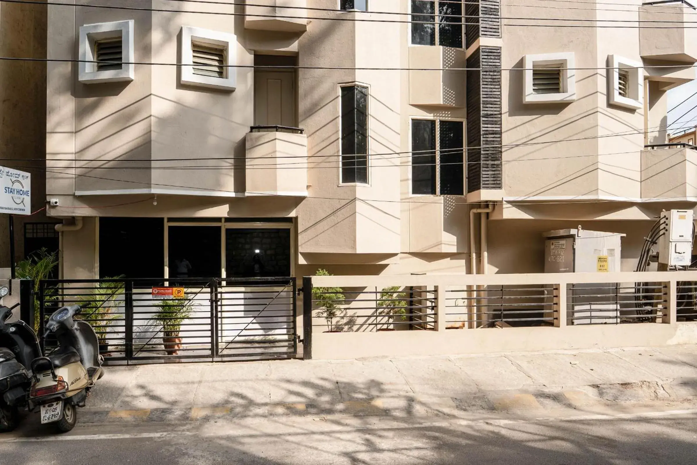 Property building in Stayhome Classic Property building in Stayhome Classic