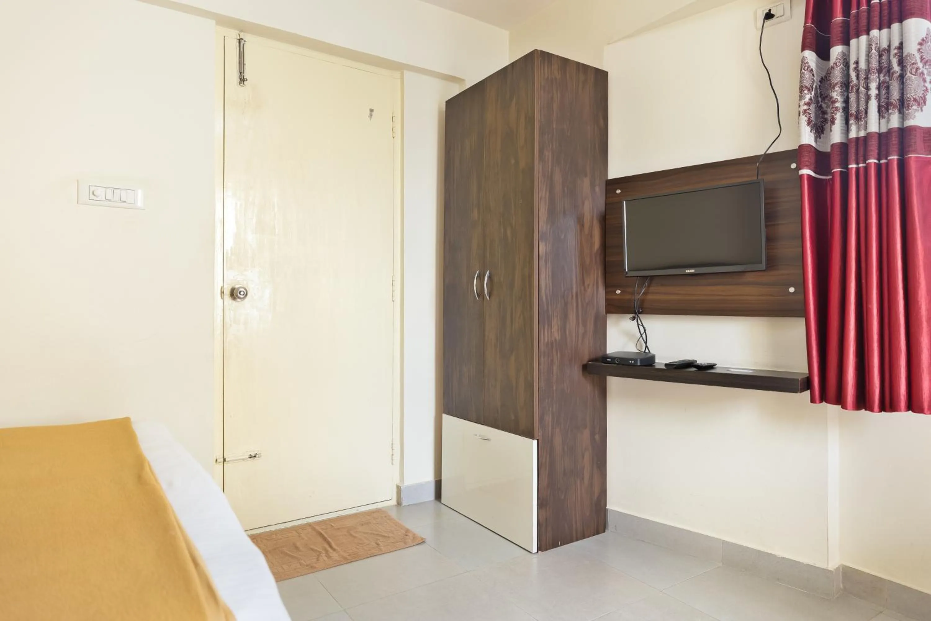 TV and multimedia in Stayhome Classic