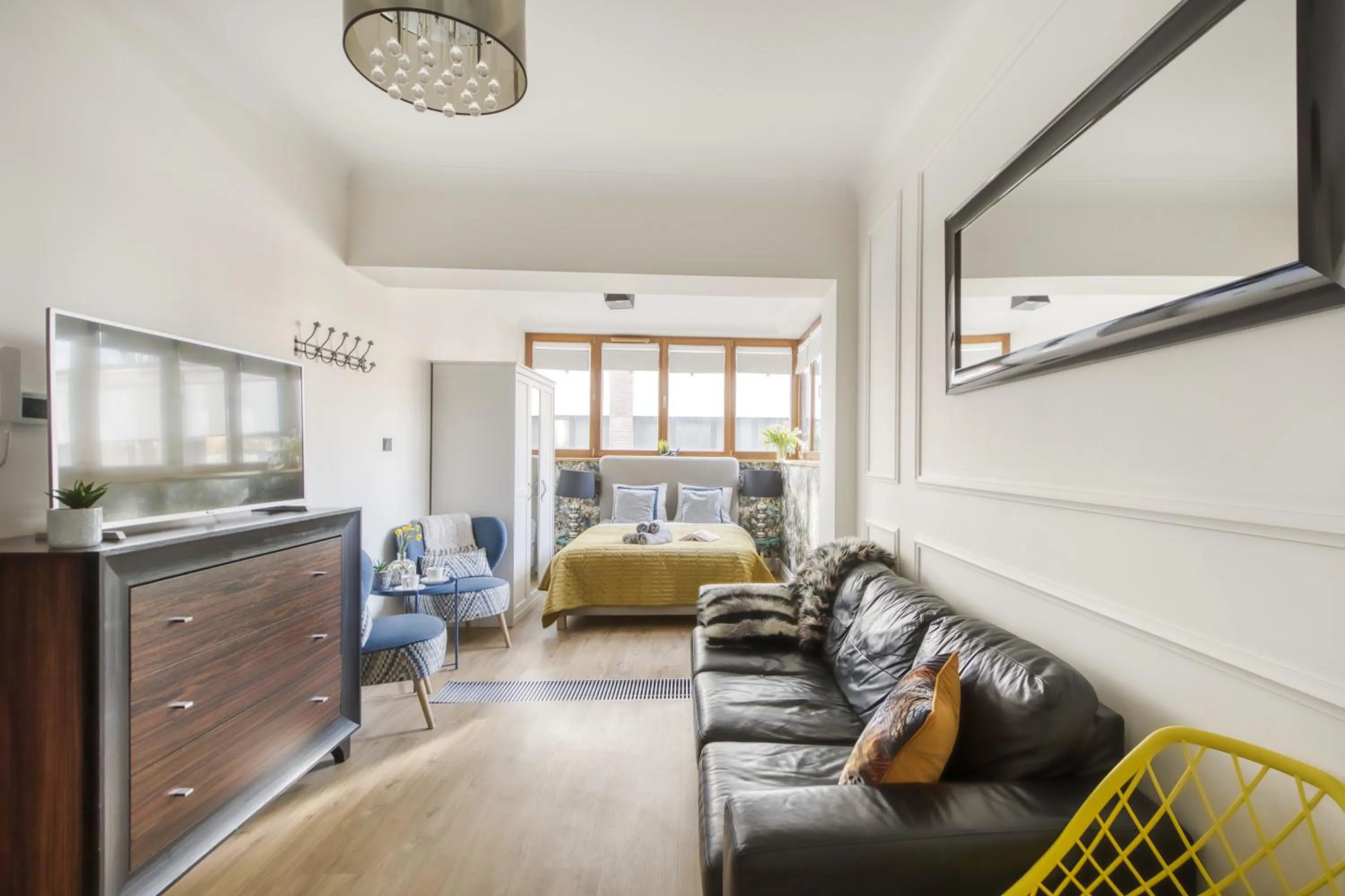 TV and multimedia in Aparthotel Pawia Deluxe- 10 min to center