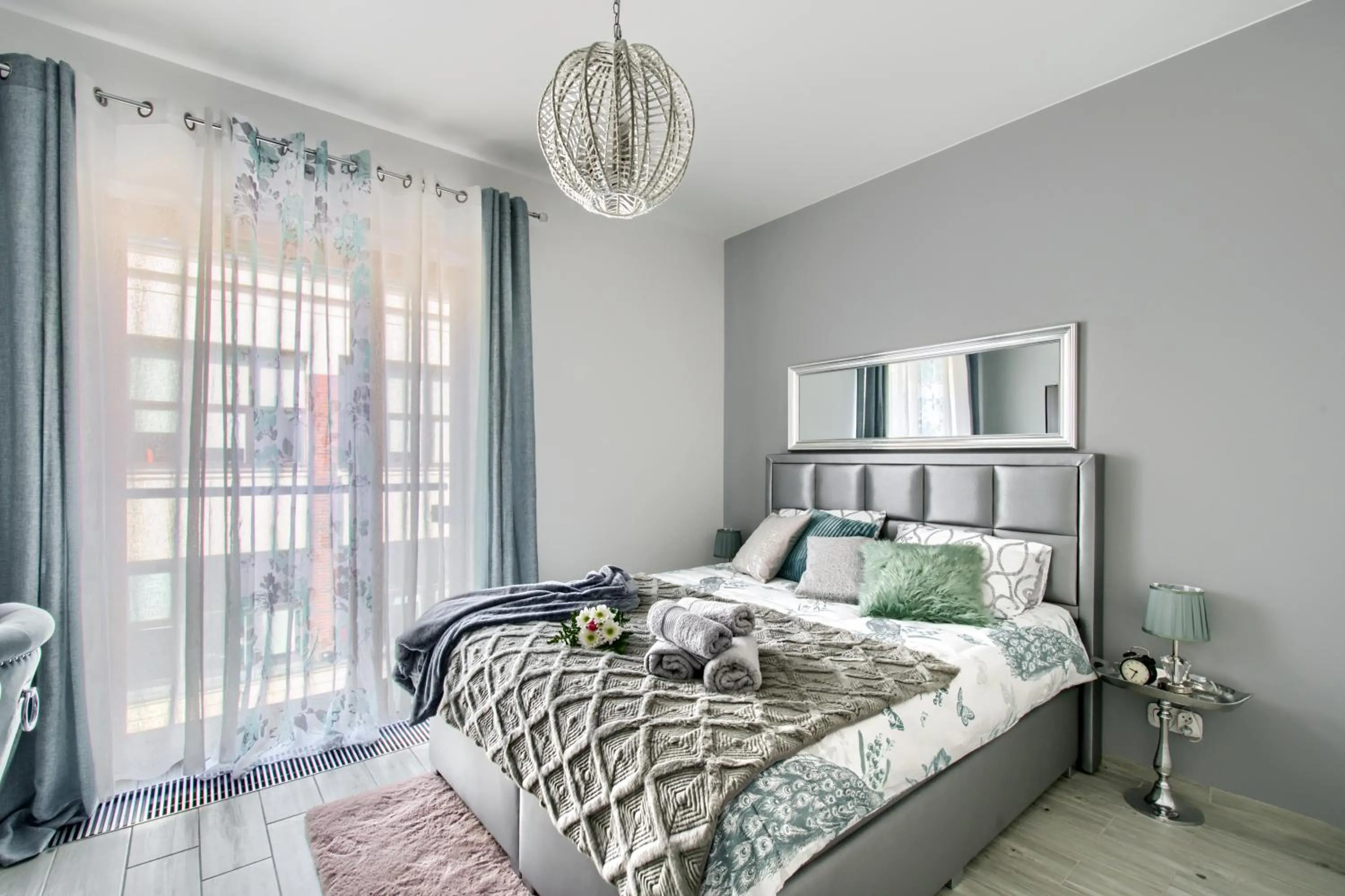 Seating area, Bed in Aparthotel Pawia Deluxe- 10 min to center