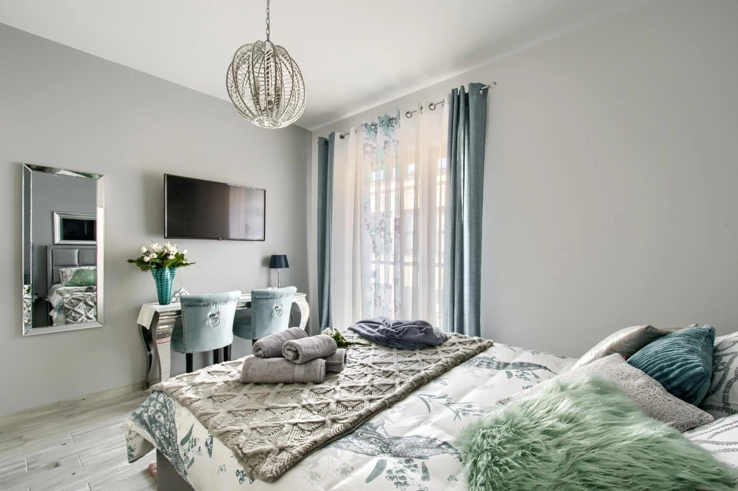 TV and multimedia, Bed in Aparthotel Pawia Deluxe- 10 min to center