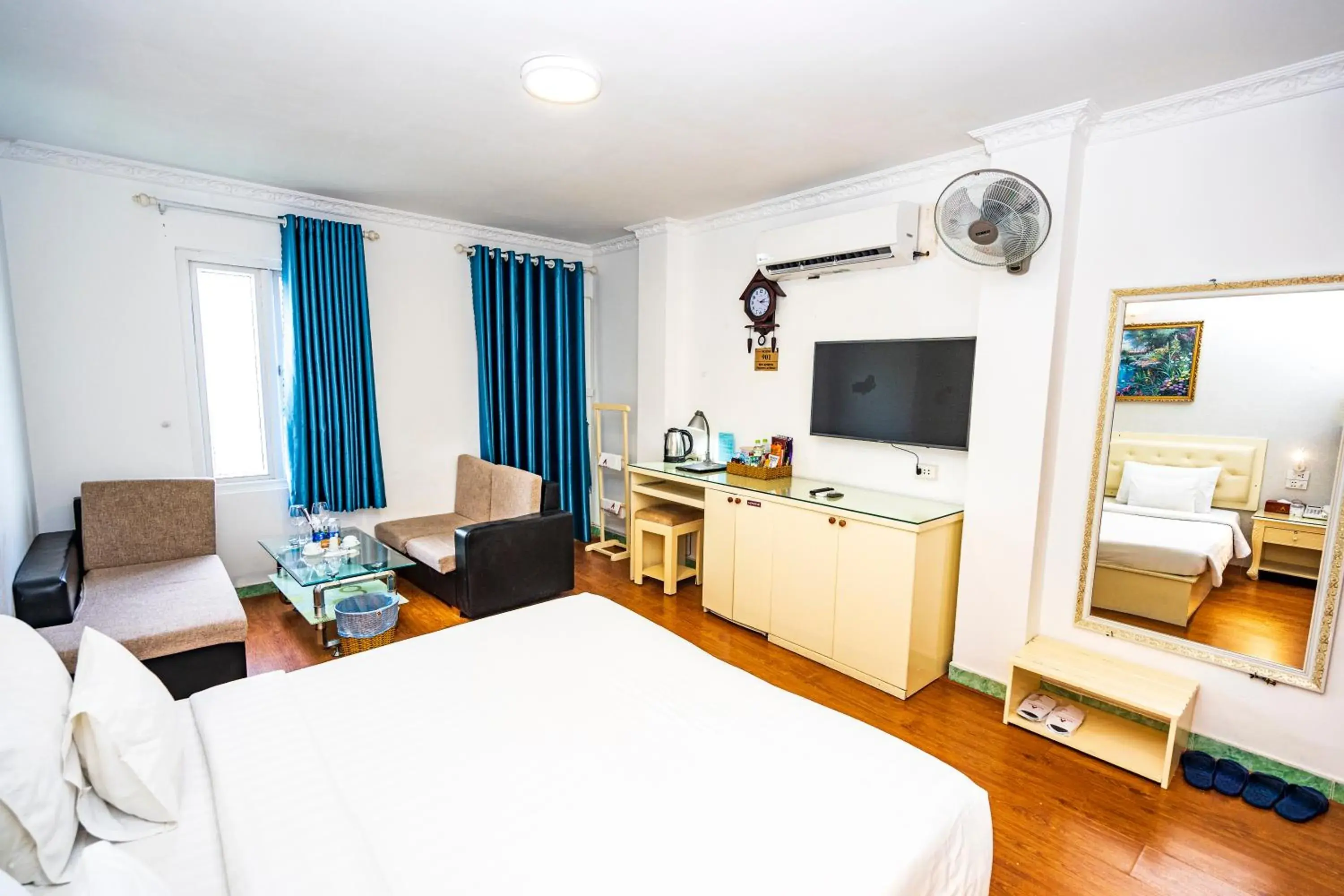 Living room, Bed in A25 Hotel - 307 Lý Tự Trọng Living room, Bed in A25 Hotel - 307 Lý Tự Trọng