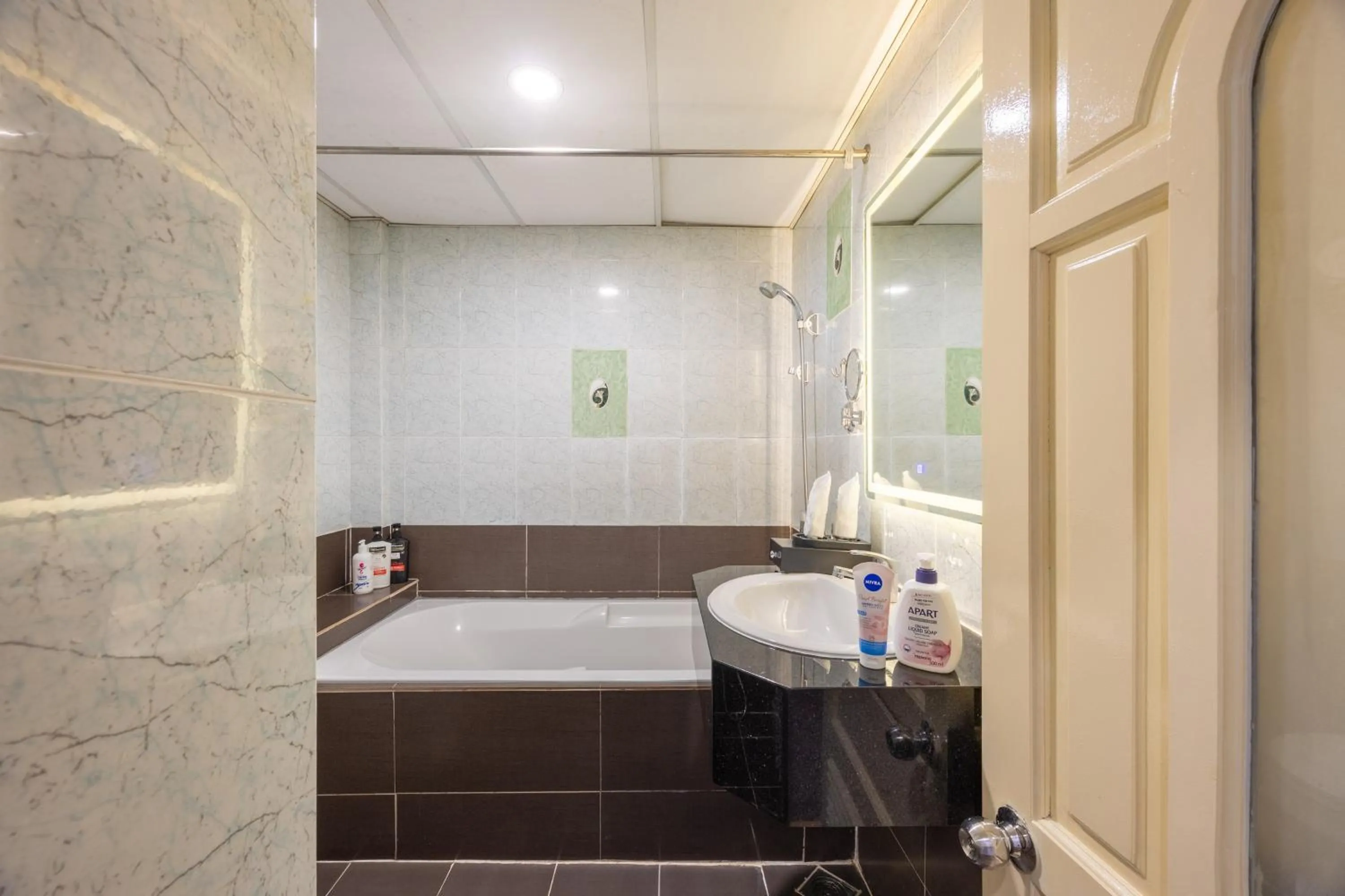 Shower in A25 Hotel - 307 Lý Tự Trọng