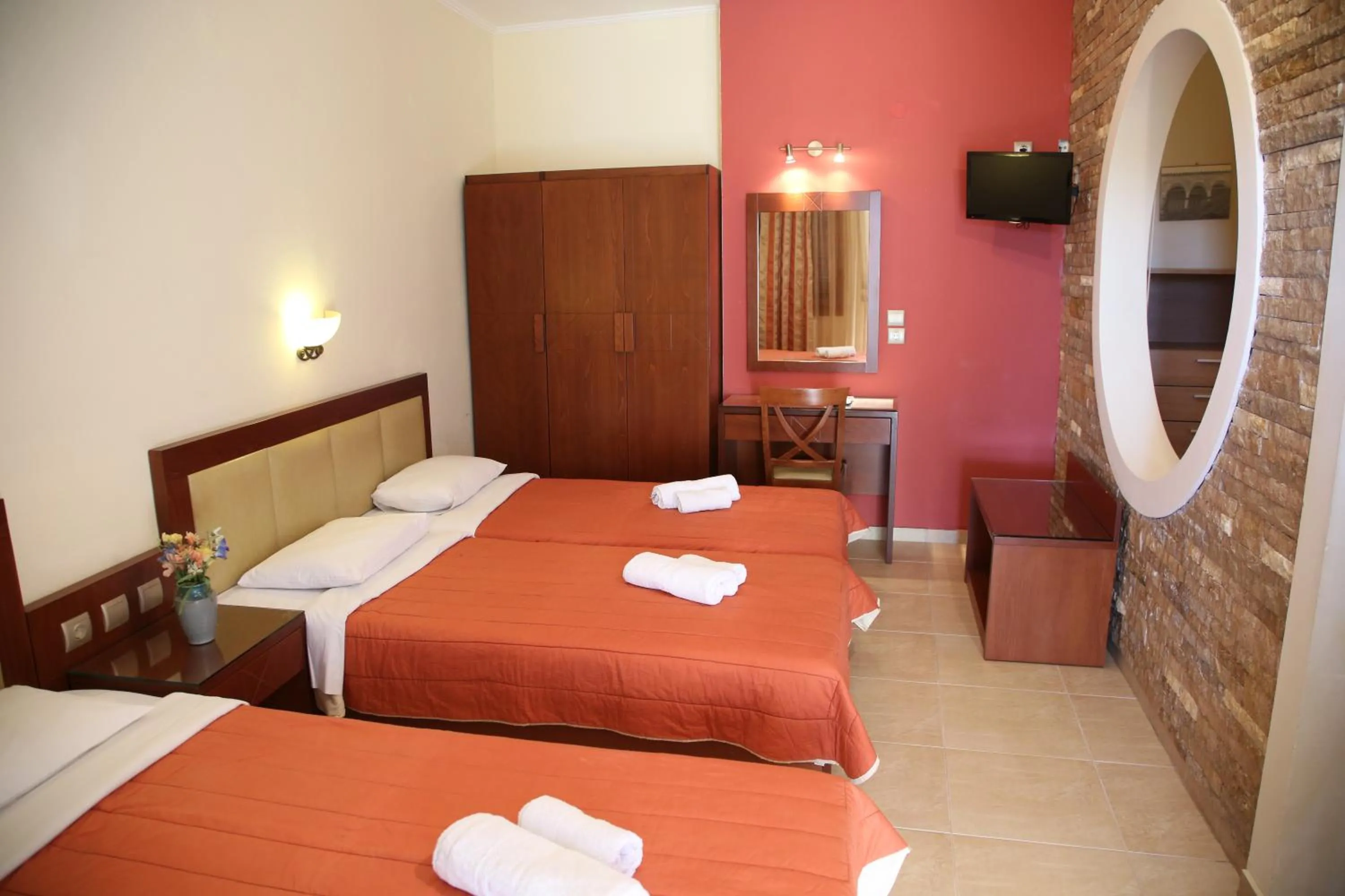 Photo of the whole room, Bed in Hotel Zeus