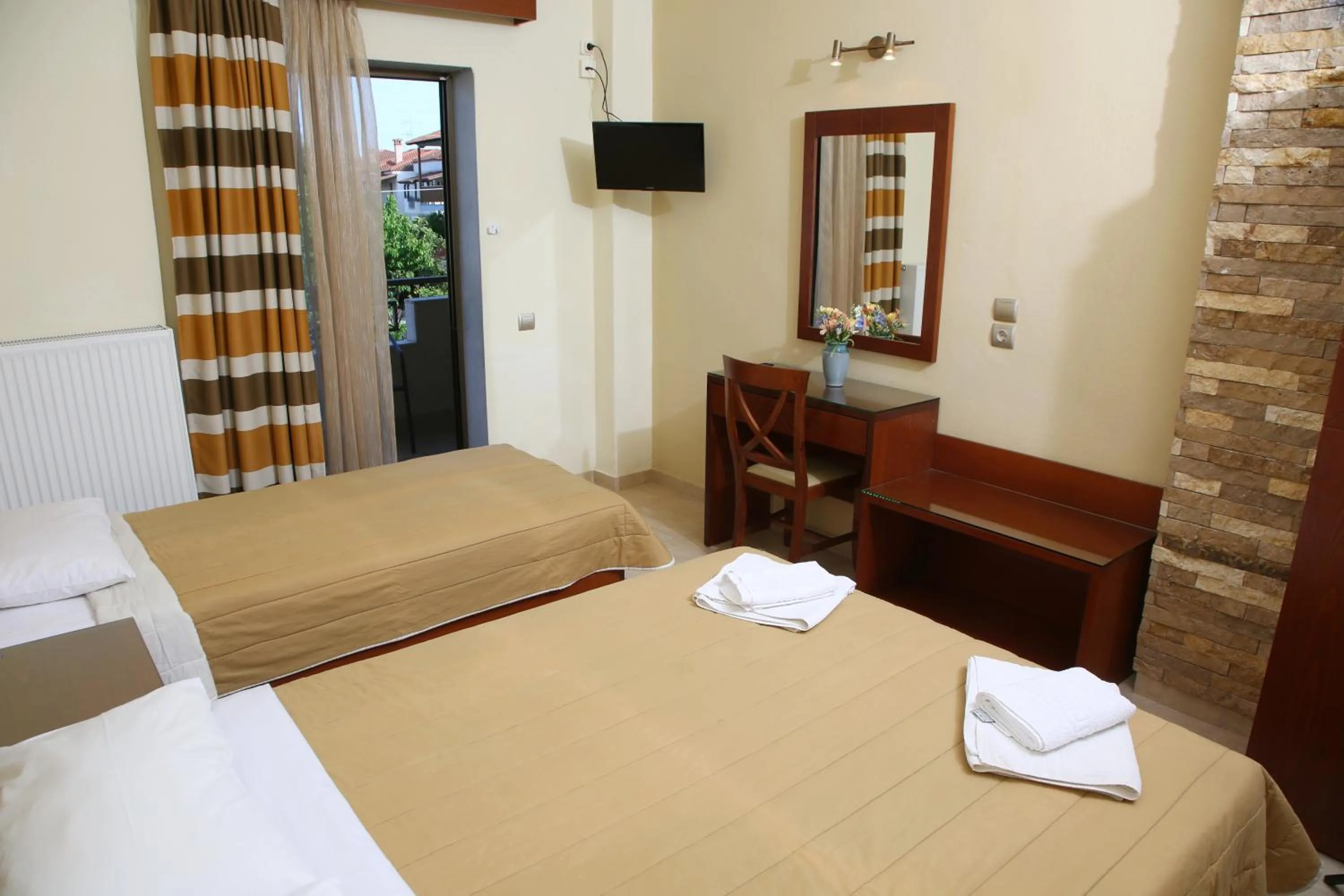Day, Bed in Hotel Zeus