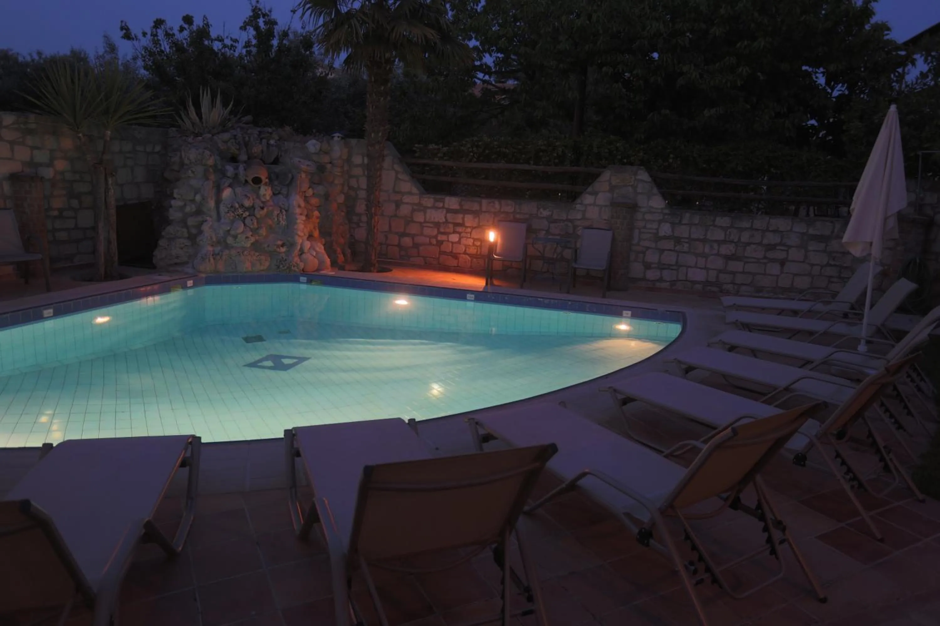Night in Hotel Zeus