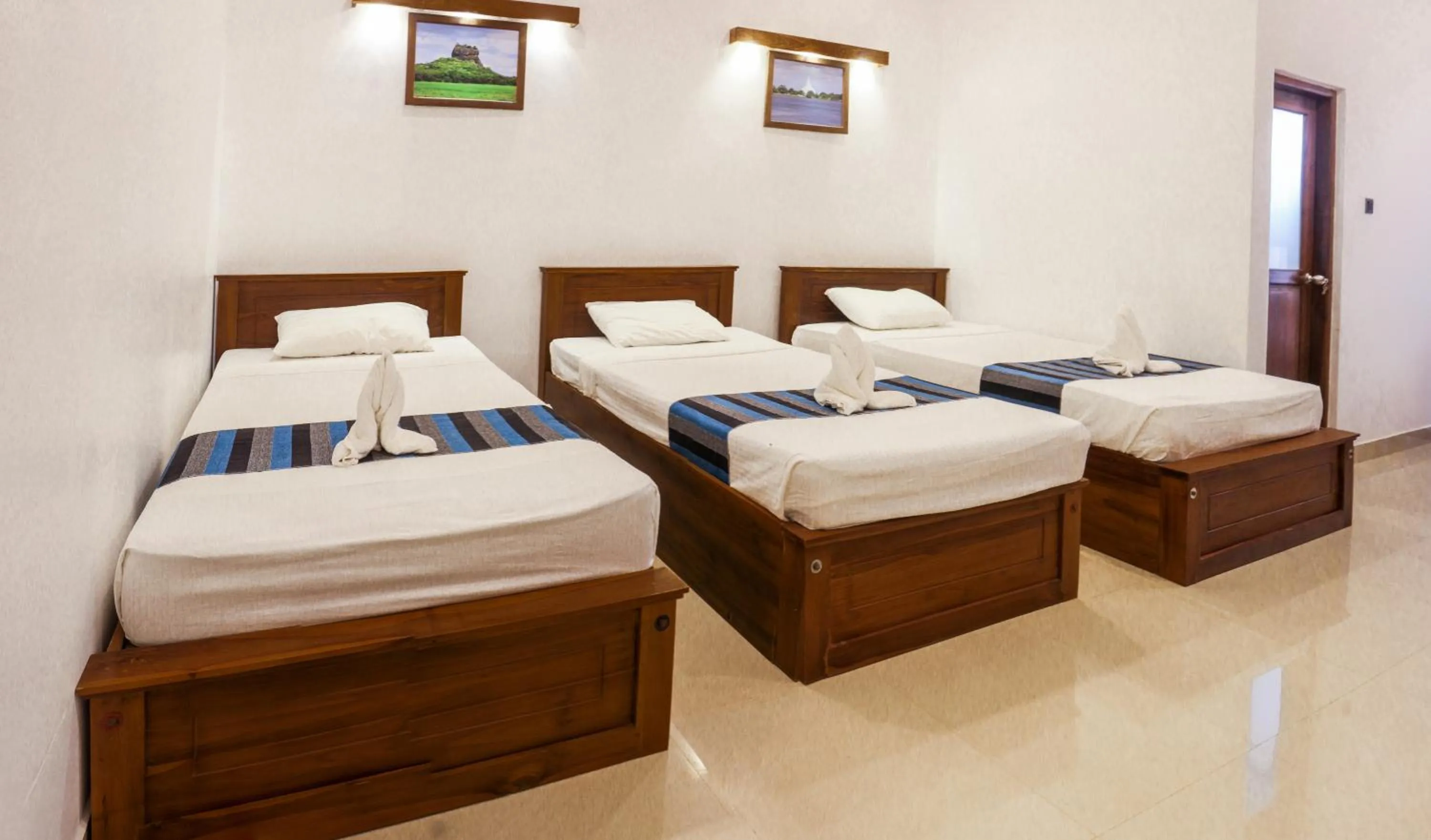Photo of the whole room, Bed in Four Points Resort - Anuradhapura