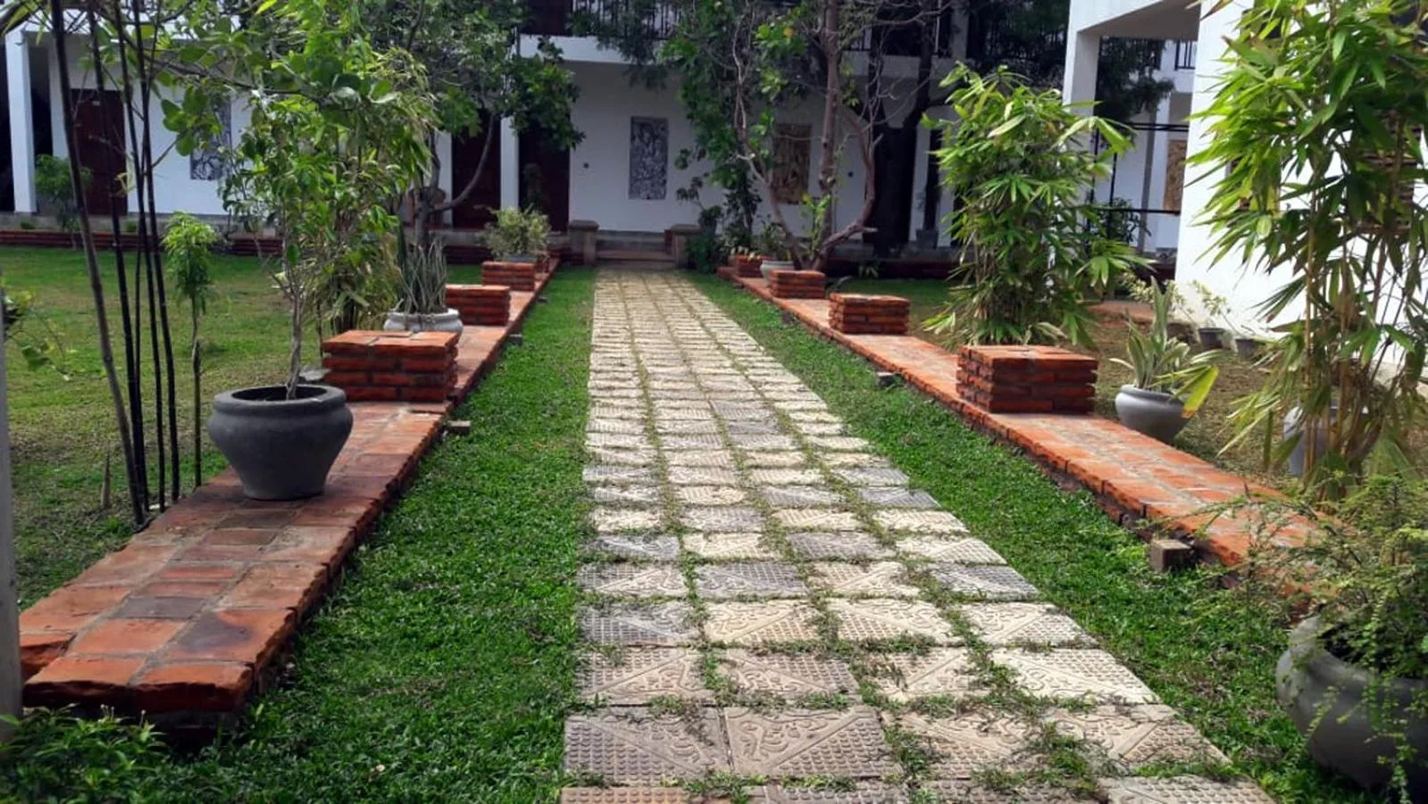 Garden in Four Points Resort - Anuradhapura