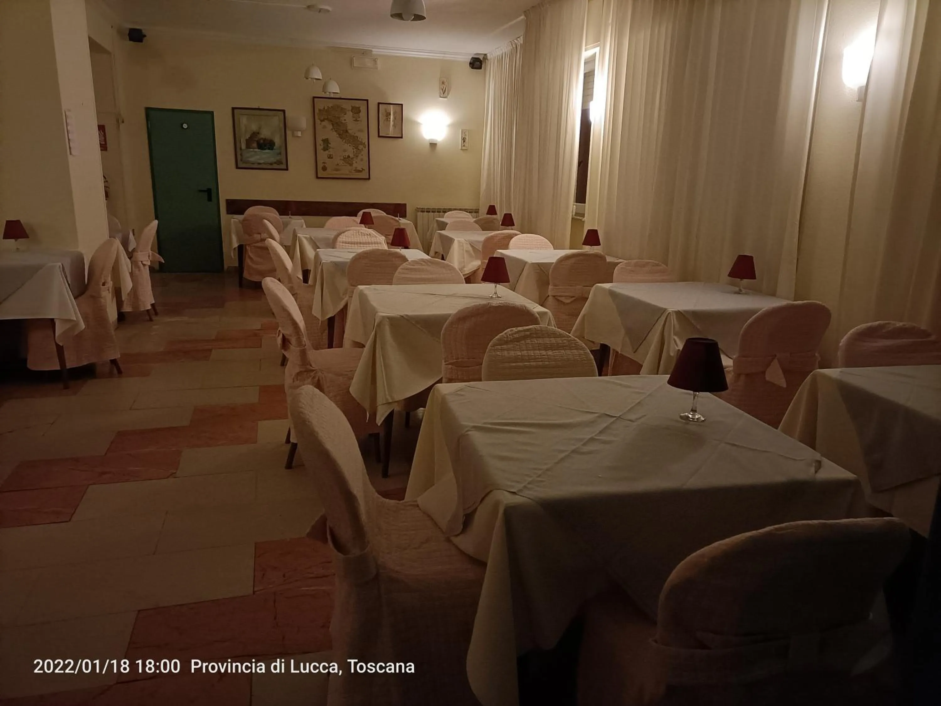 Restaurant/places to eat in Hotel Laurin