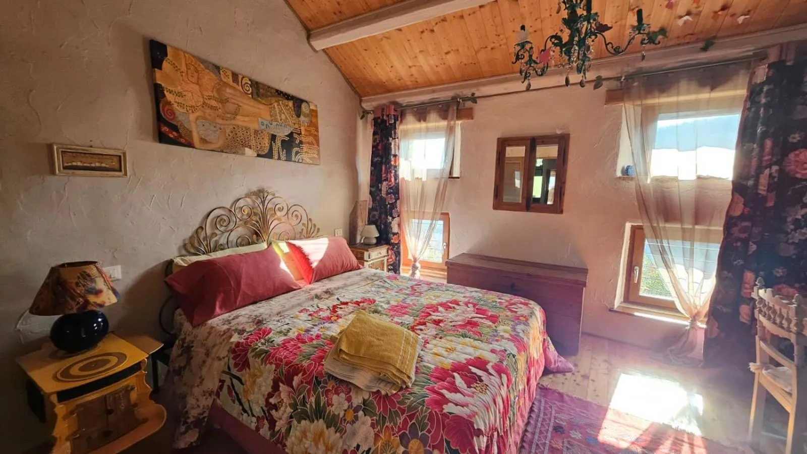 Photo of the whole room, Bed in Poggio del Sole