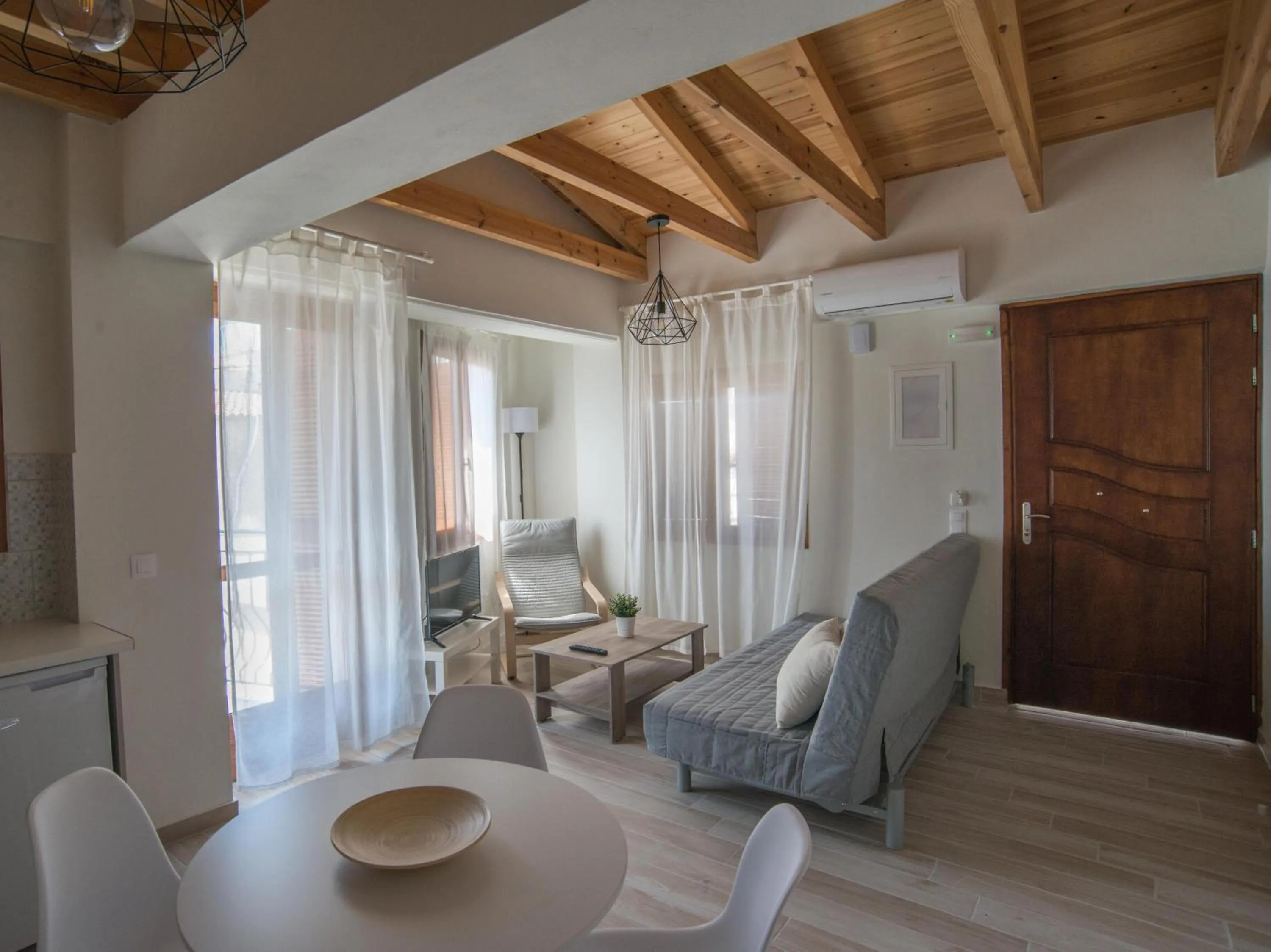 Aelia Apartments