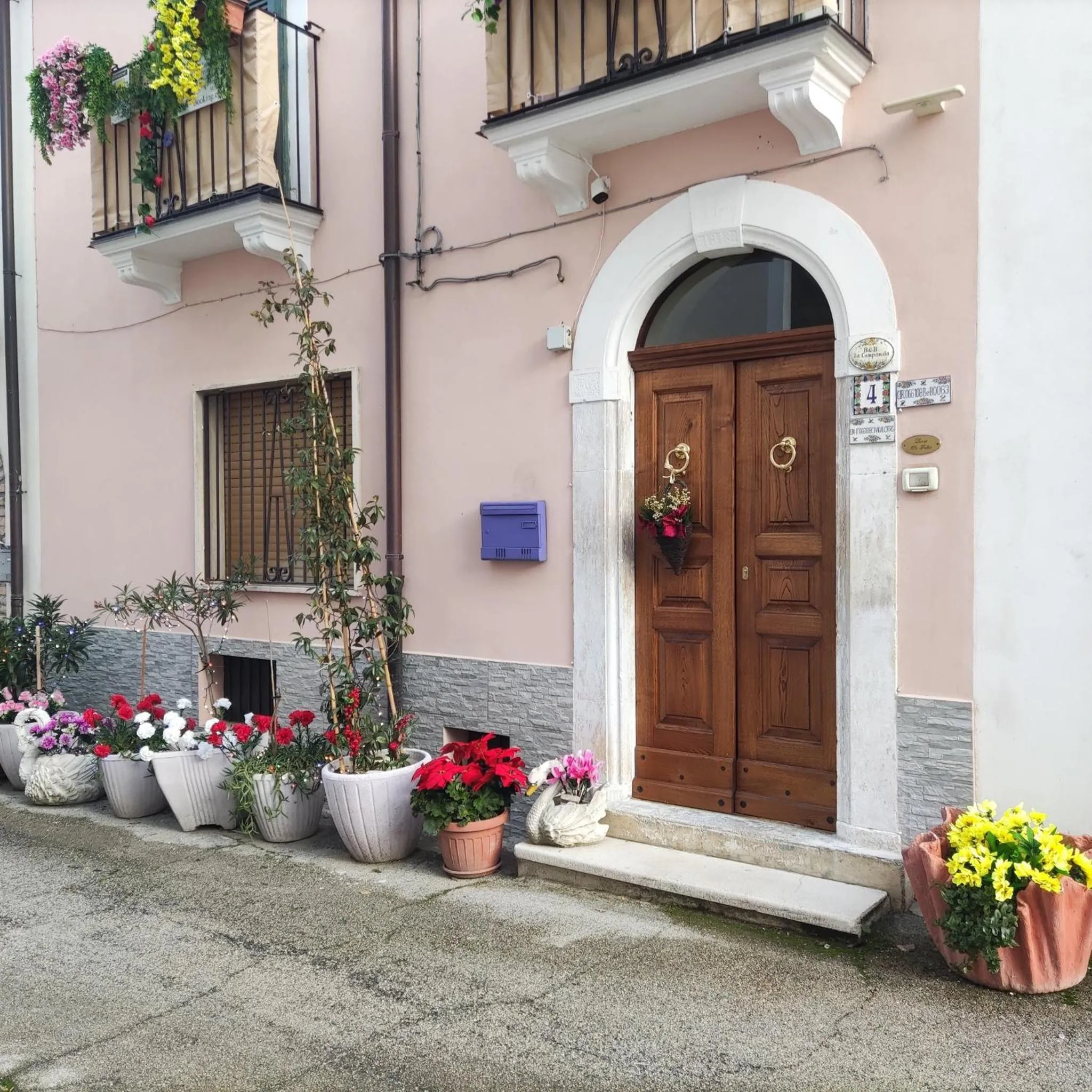 Property building in Bed and Breakfast La Campanula