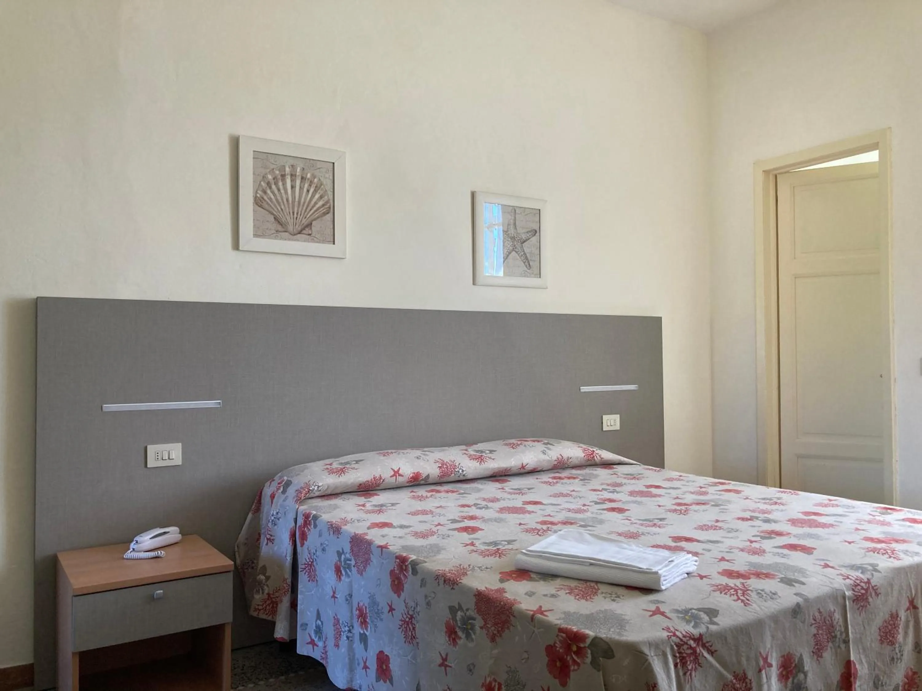 Bed in Hotel Verdesolemare