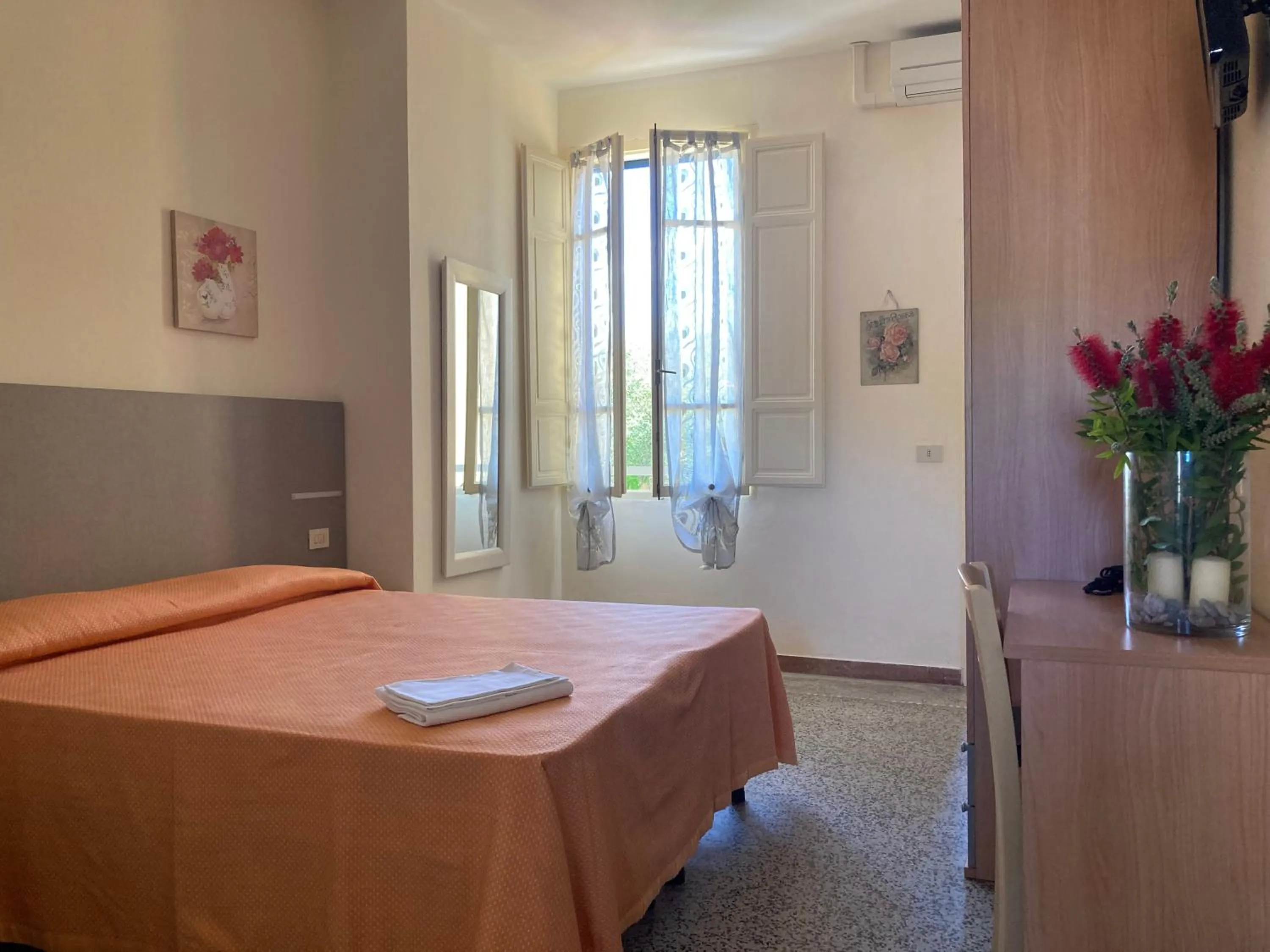 Bed in Hotel Verdesolemare