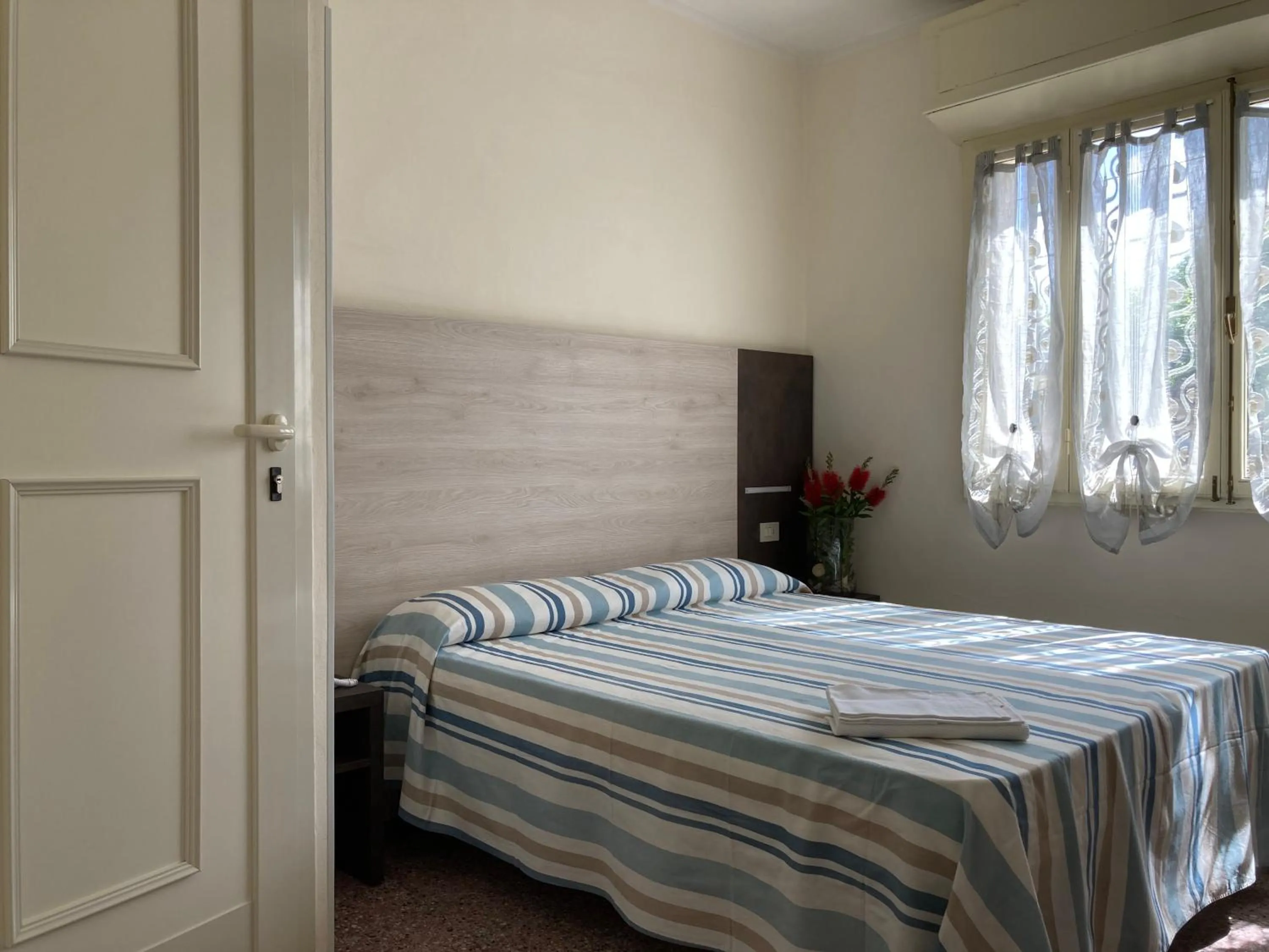 Bed in Hotel Verdesolemare