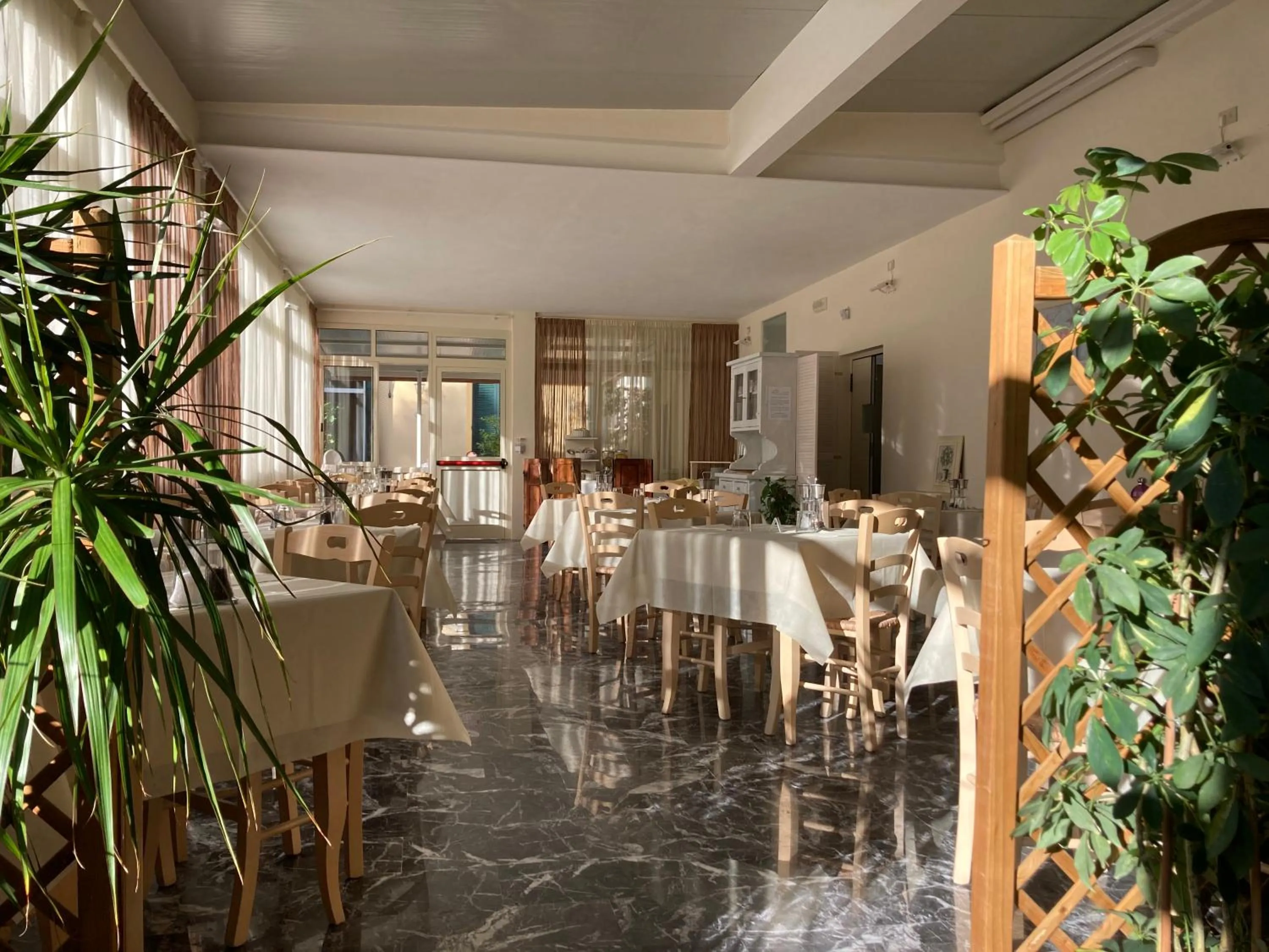 Restaurant/places to eat in Hotel Verdesolemare