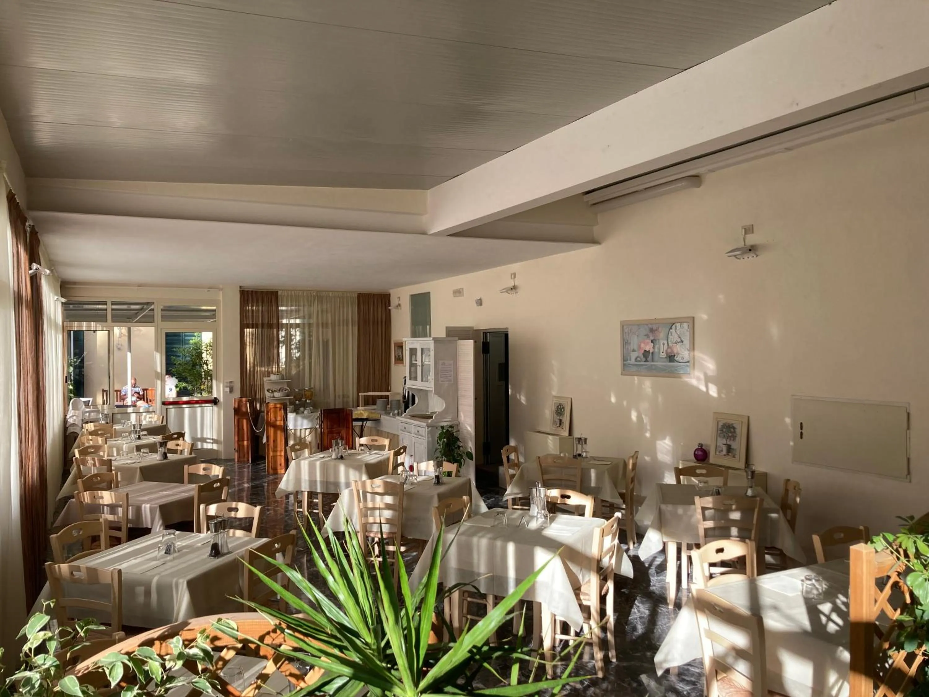 Restaurant/places to eat in Hotel Verdesolemare