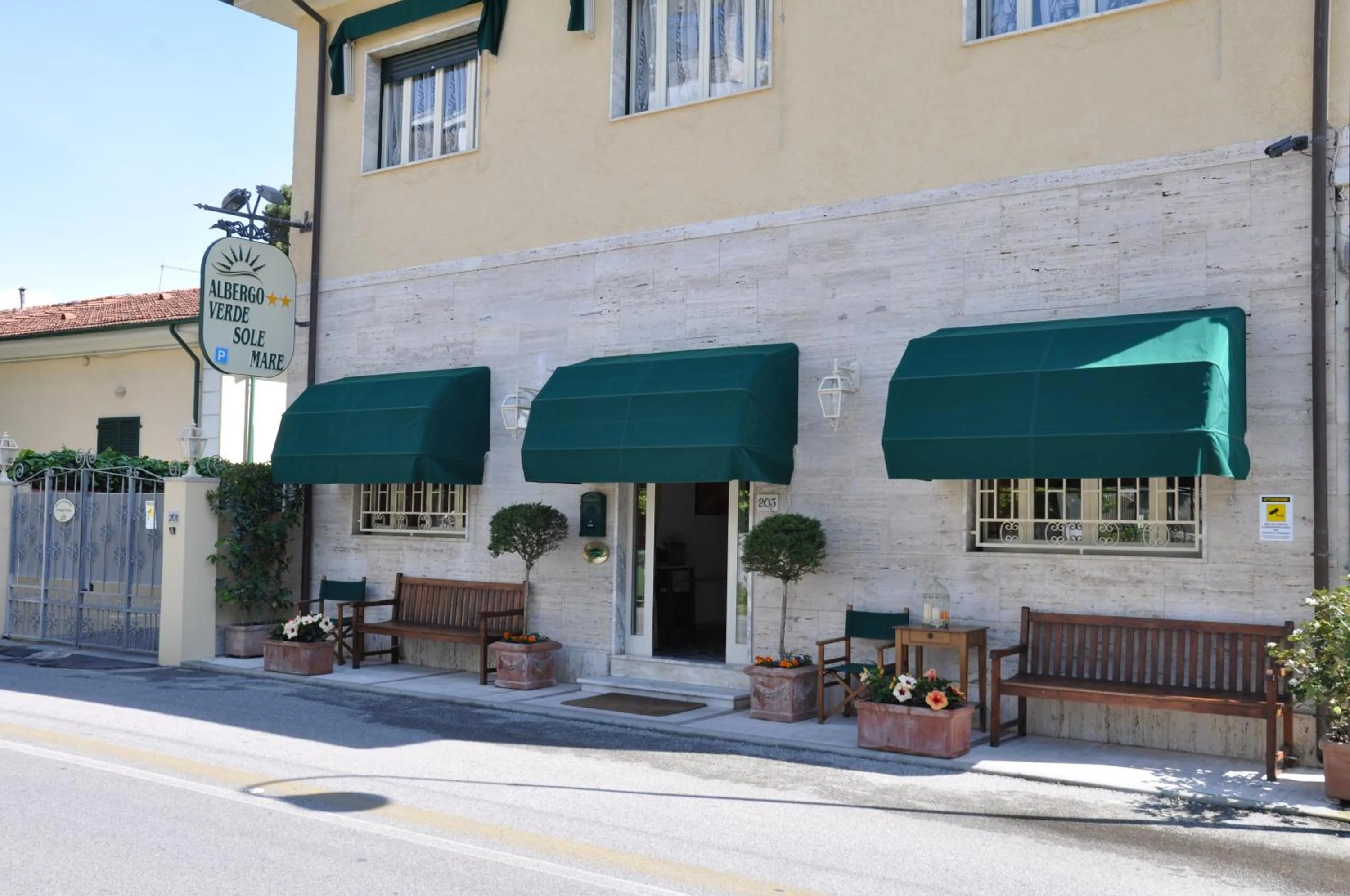 Facade/entrance in Hotel Verdesolemare
