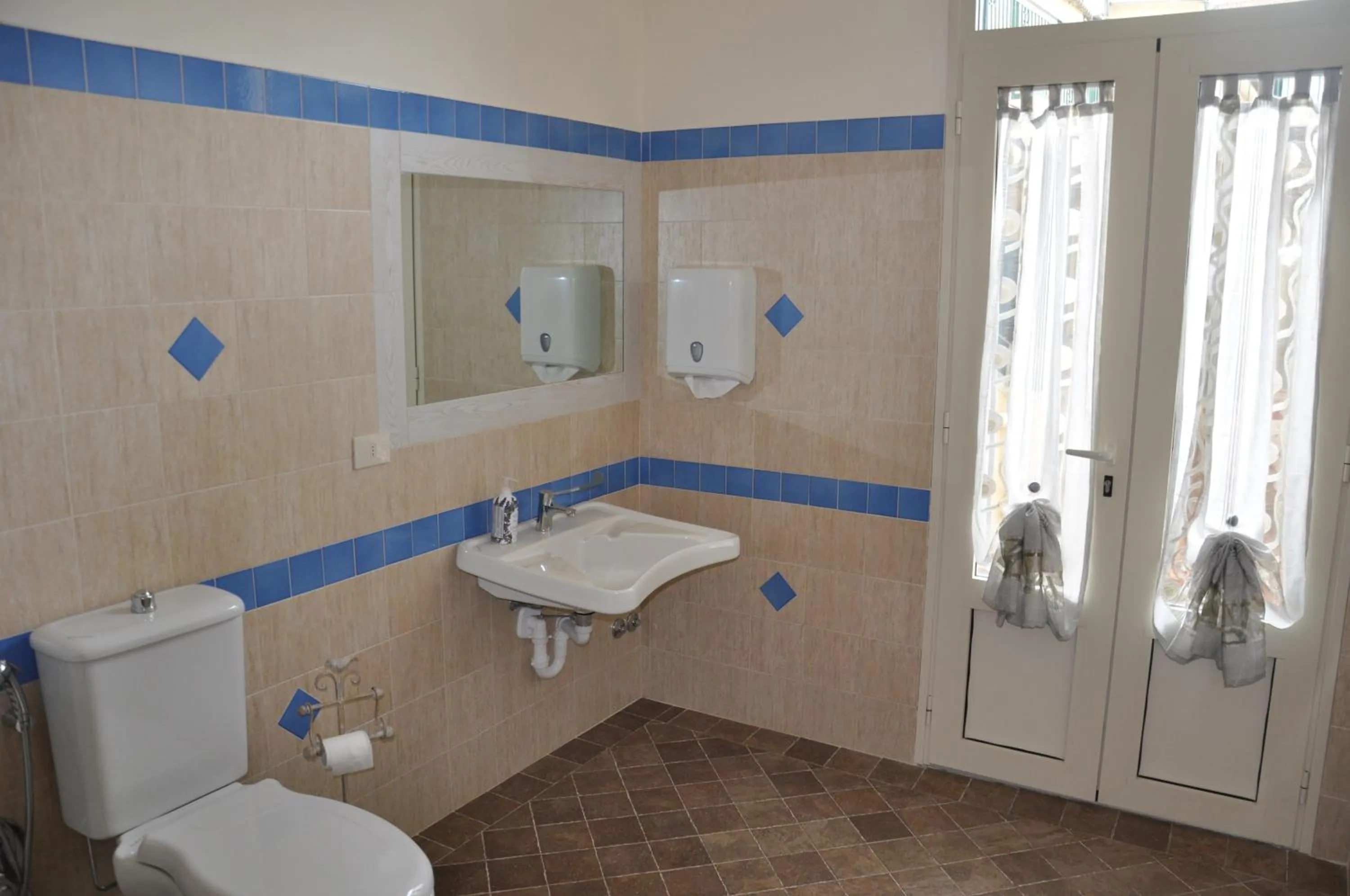 Bathroom in Hotel Verdesolemare