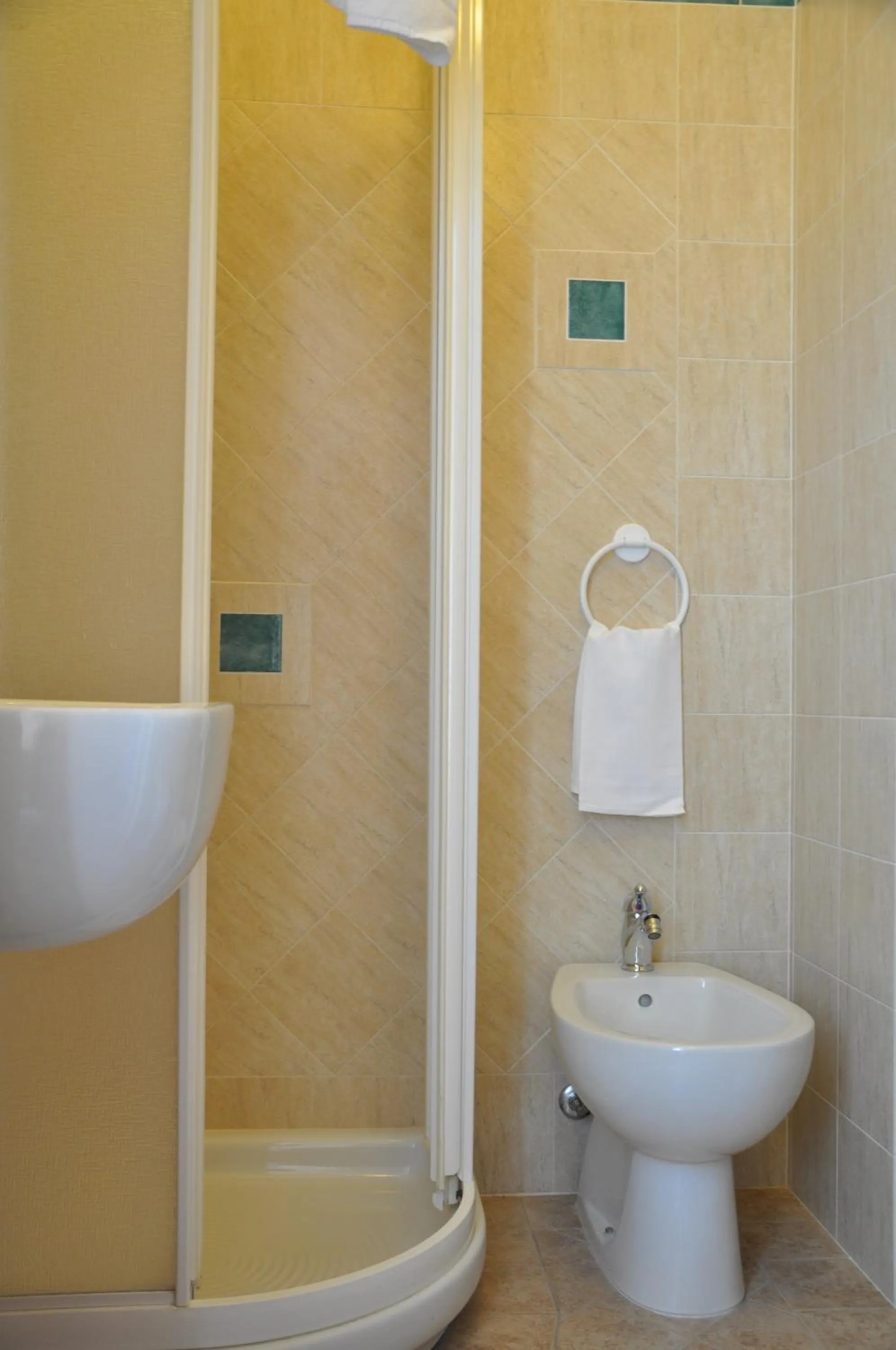 Bathroom in Hotel Verdesolemare