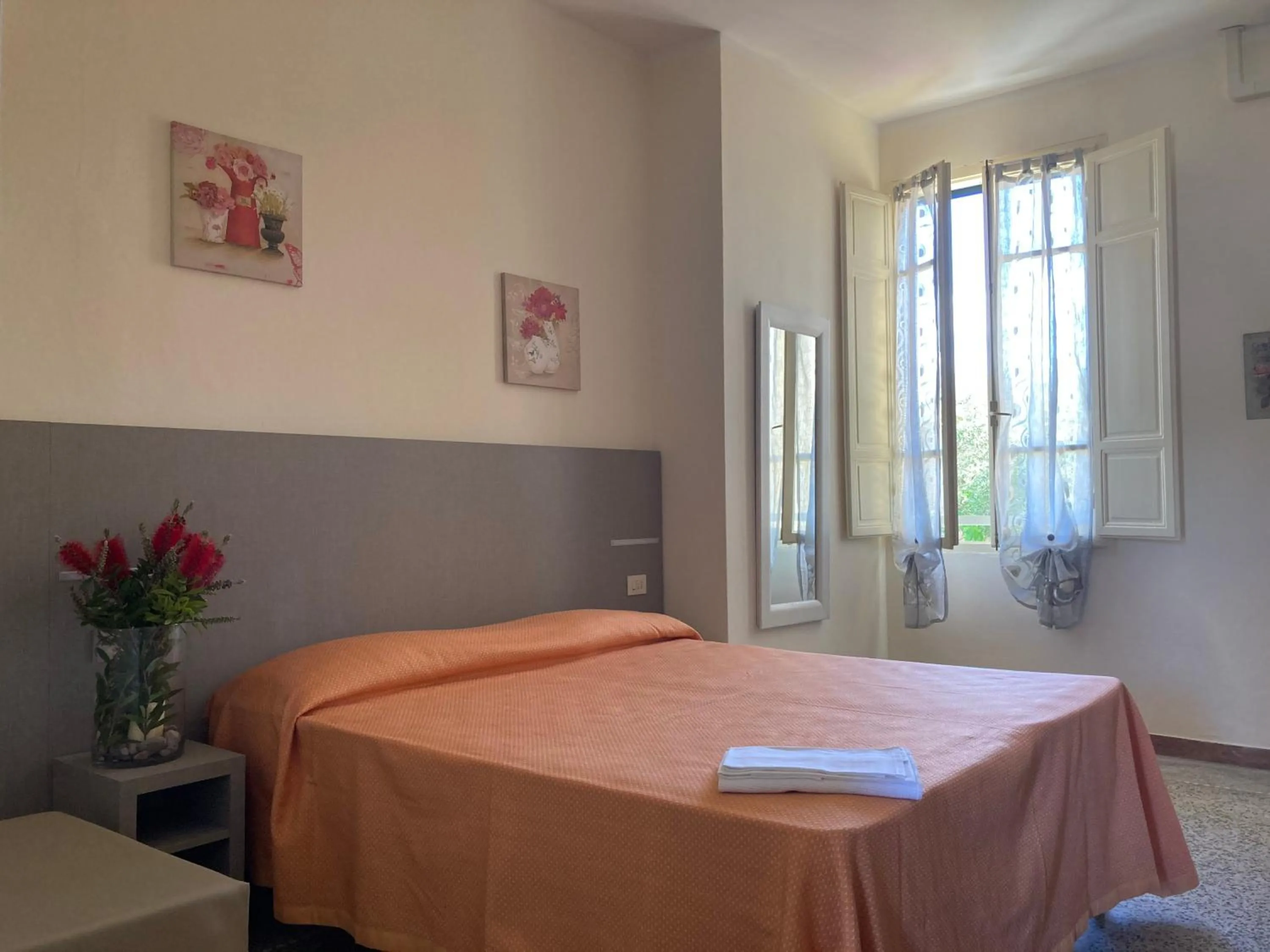 Bed in Hotel Verdesolemare