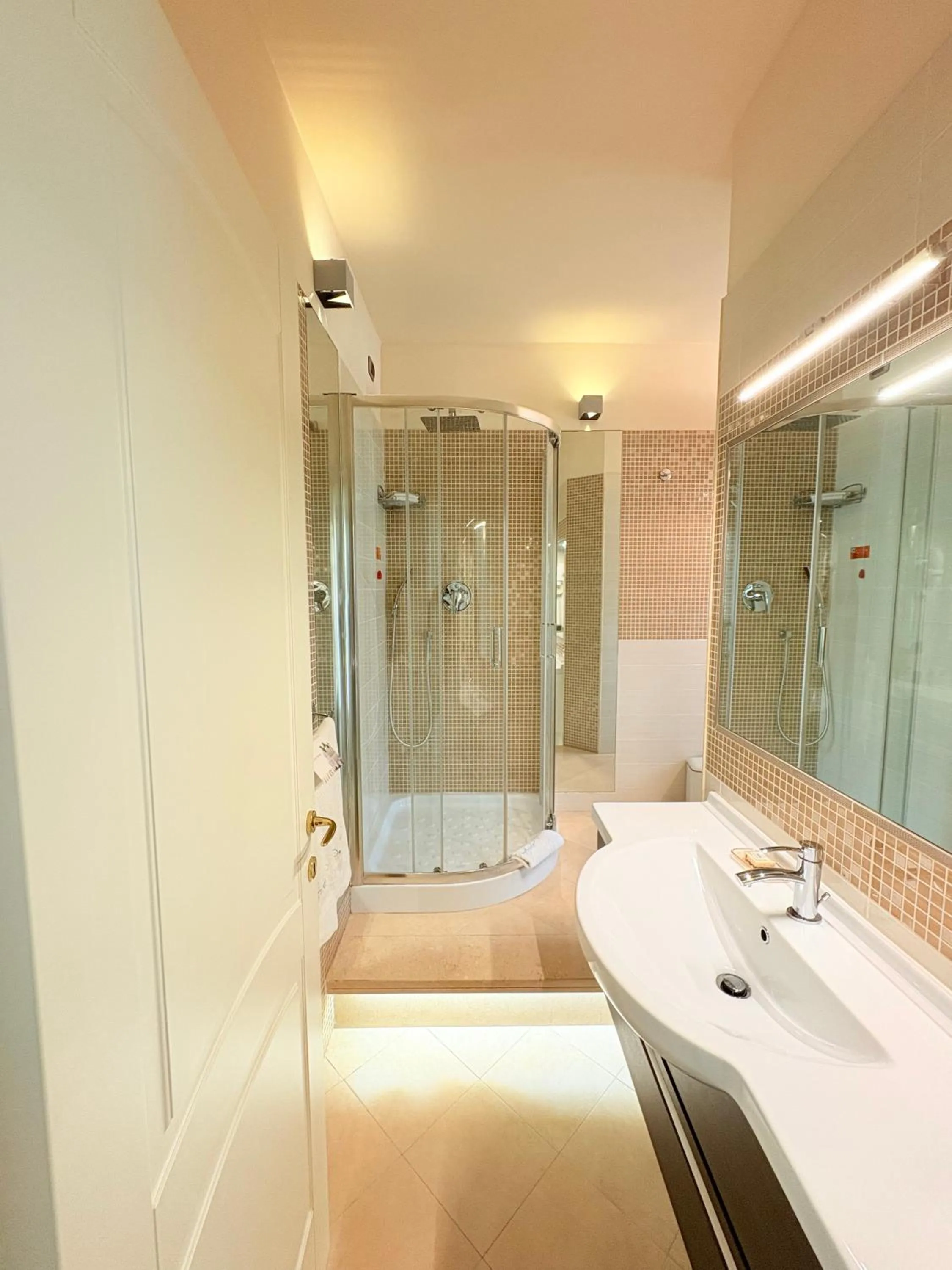 Shower in Portercole B&B