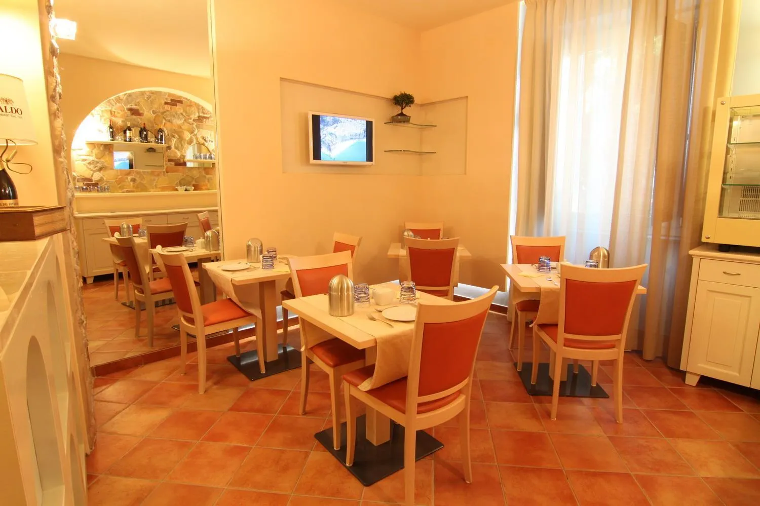 Dining area in Portercole B&B
